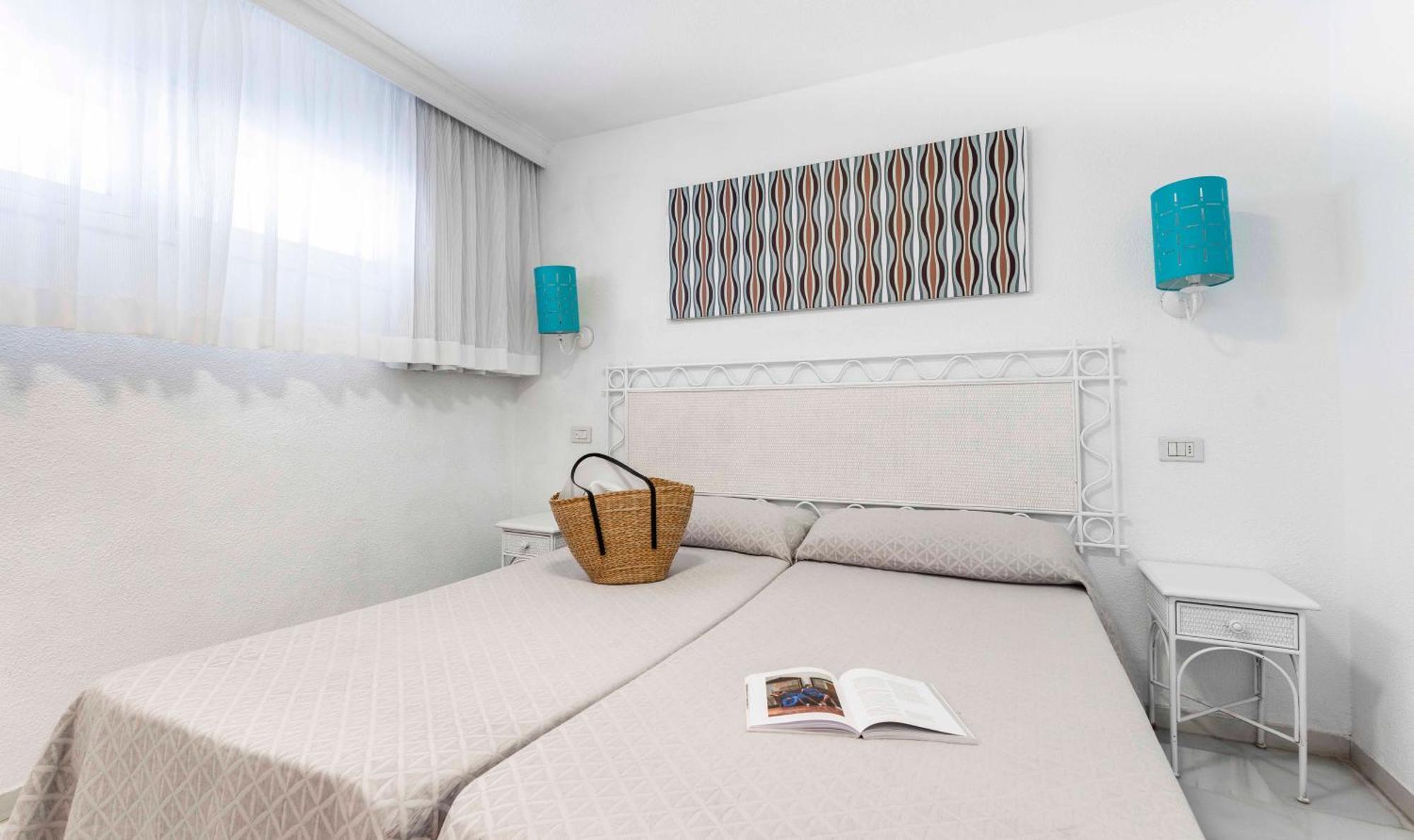 One-Bedroom Apartment Sea View