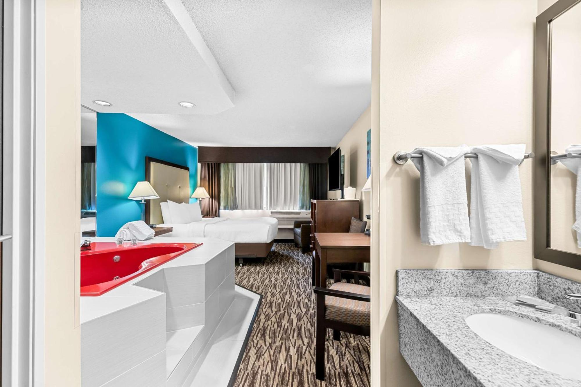 Queen Room Whirlpool Non-Smoking