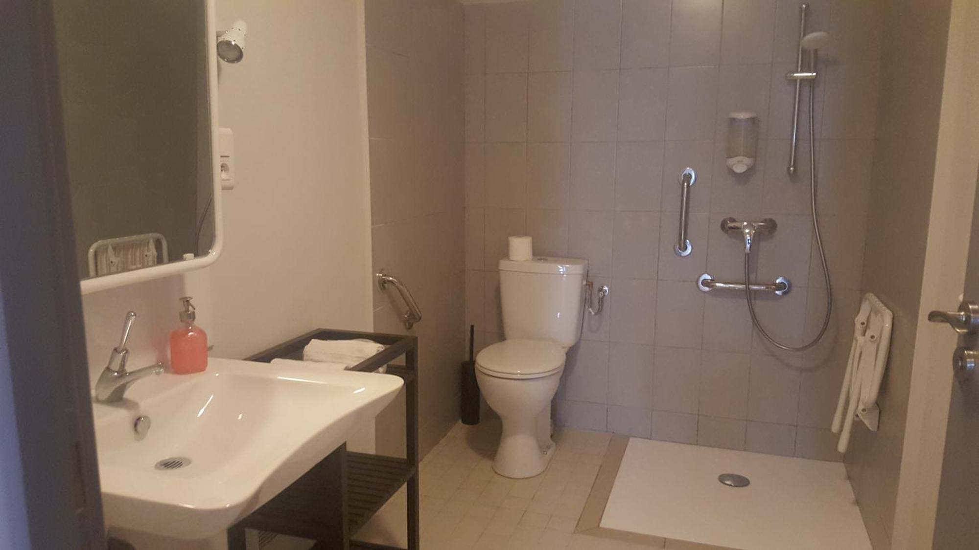 Double Room Disability Access,1615399209:JPEG