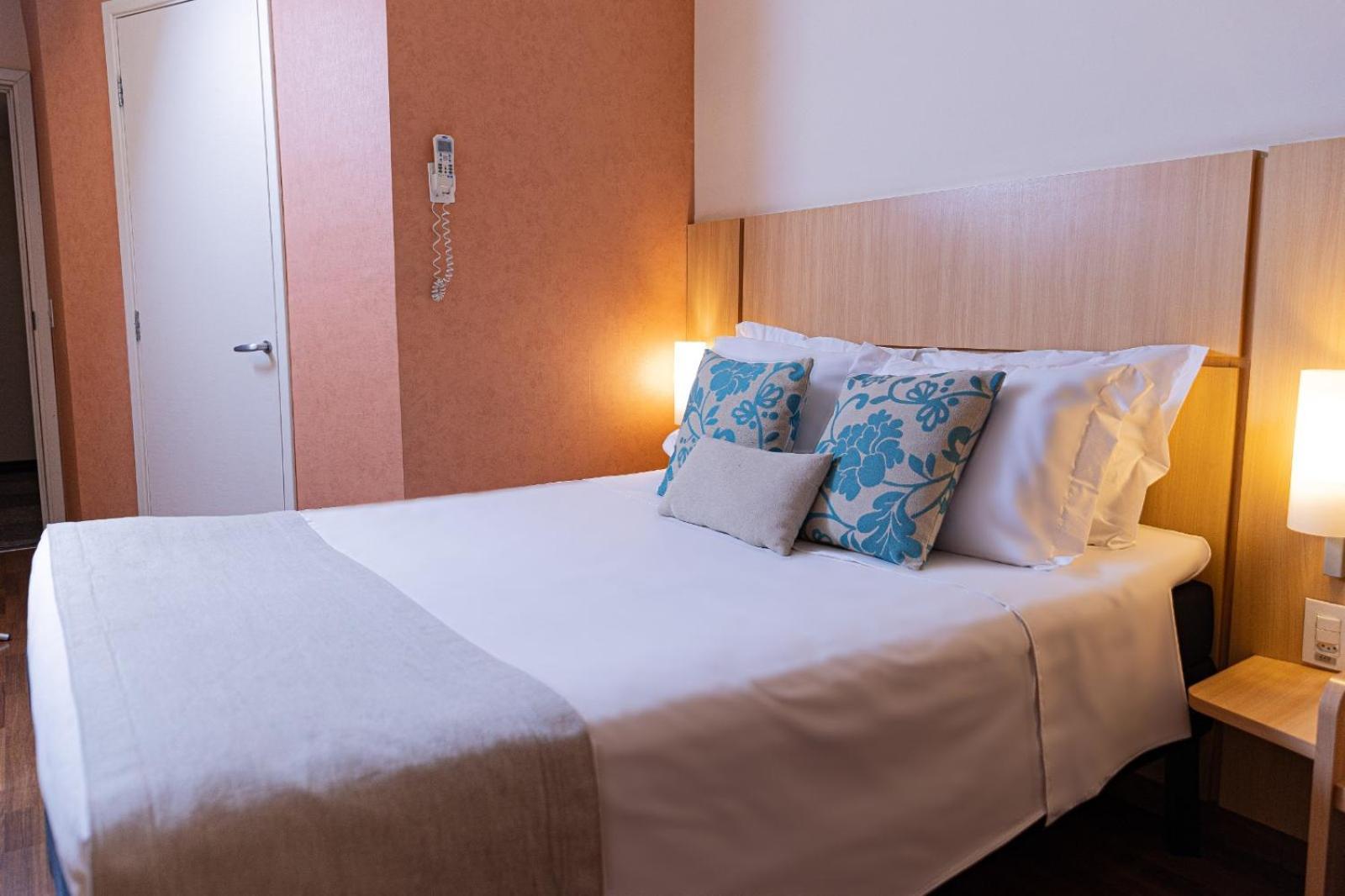 Queen Room,1615405413:JPEG
