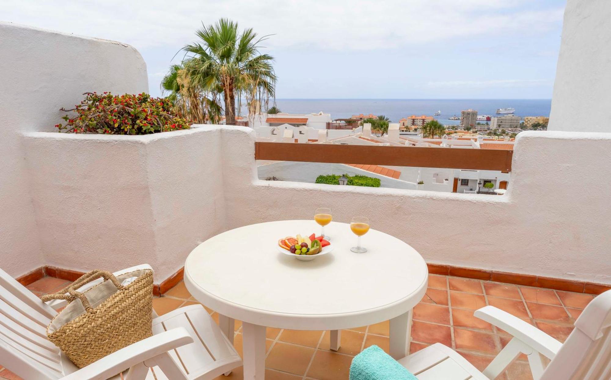 Two-Bedroom Apartment Sea View