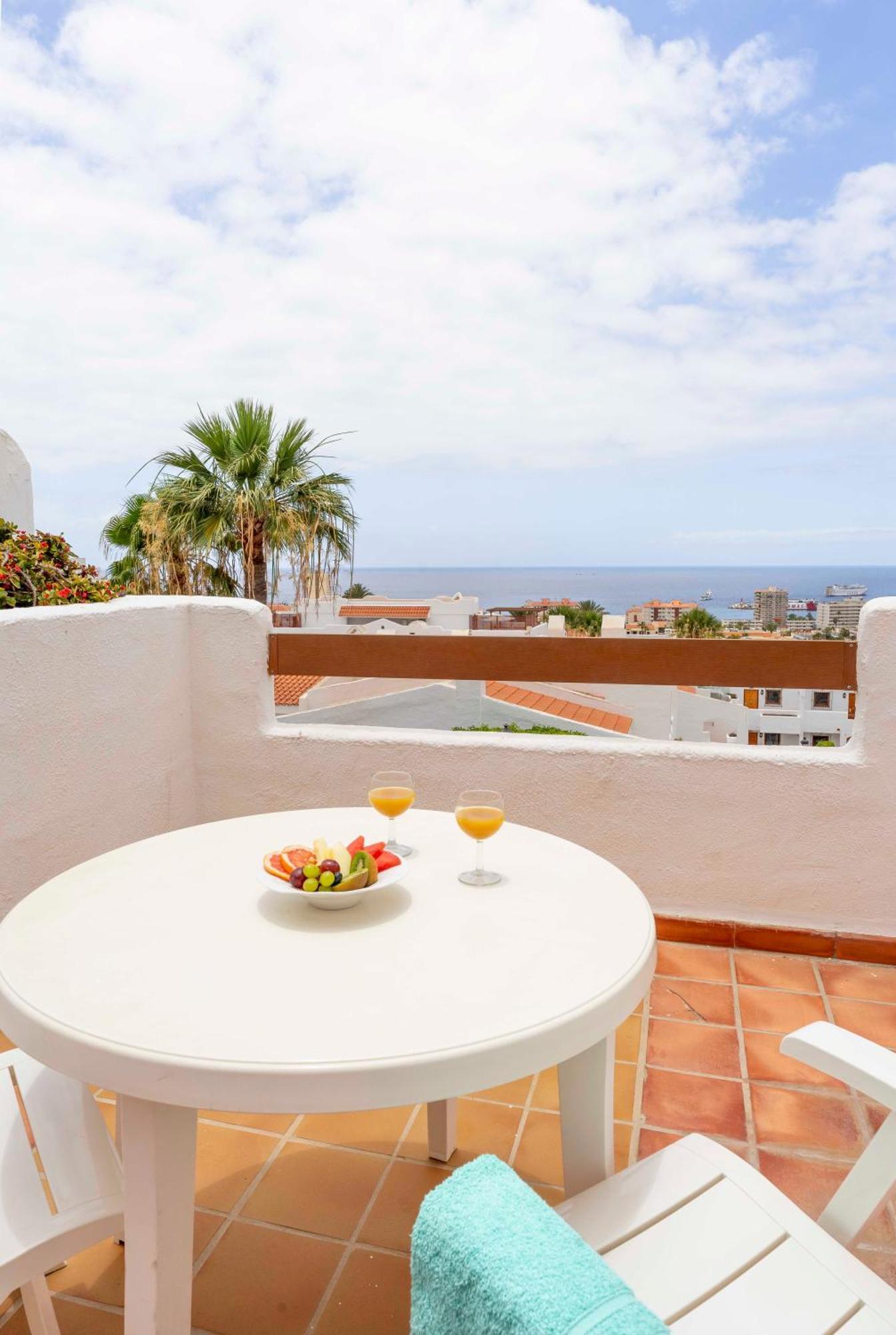Two-Bedroom Apartment Sea View