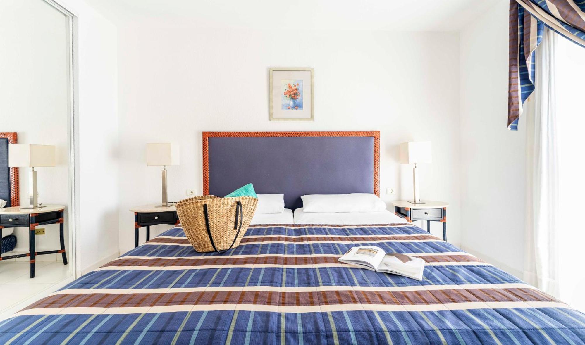 One-Bedroom Apartment,1615405997:JPEG