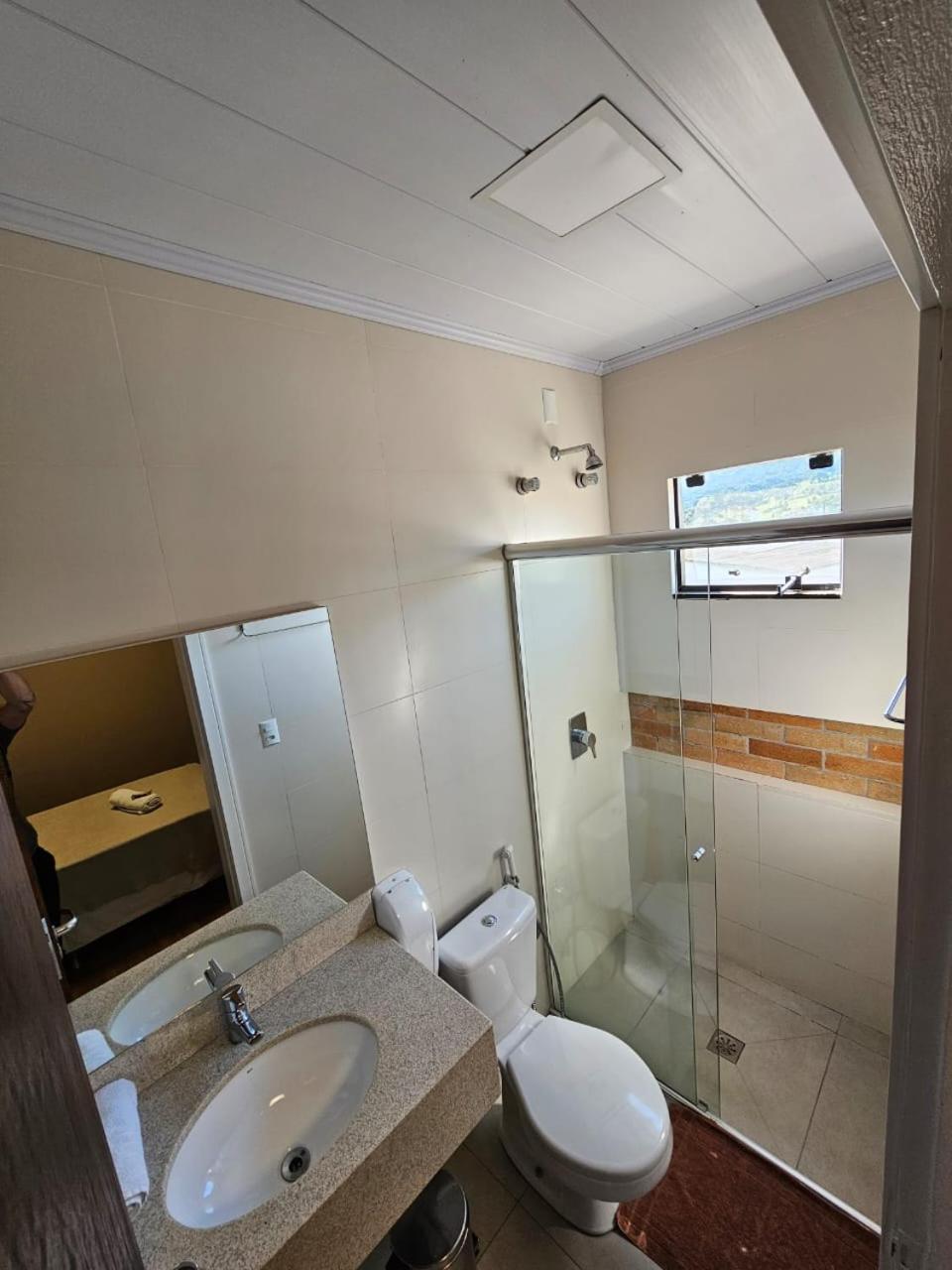 Single Room,1615416825:JPEG