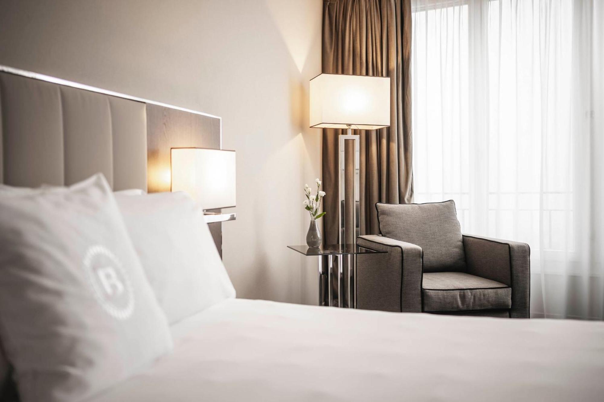 Chic Double or Twin Room Lake View,1615645089:JPEG