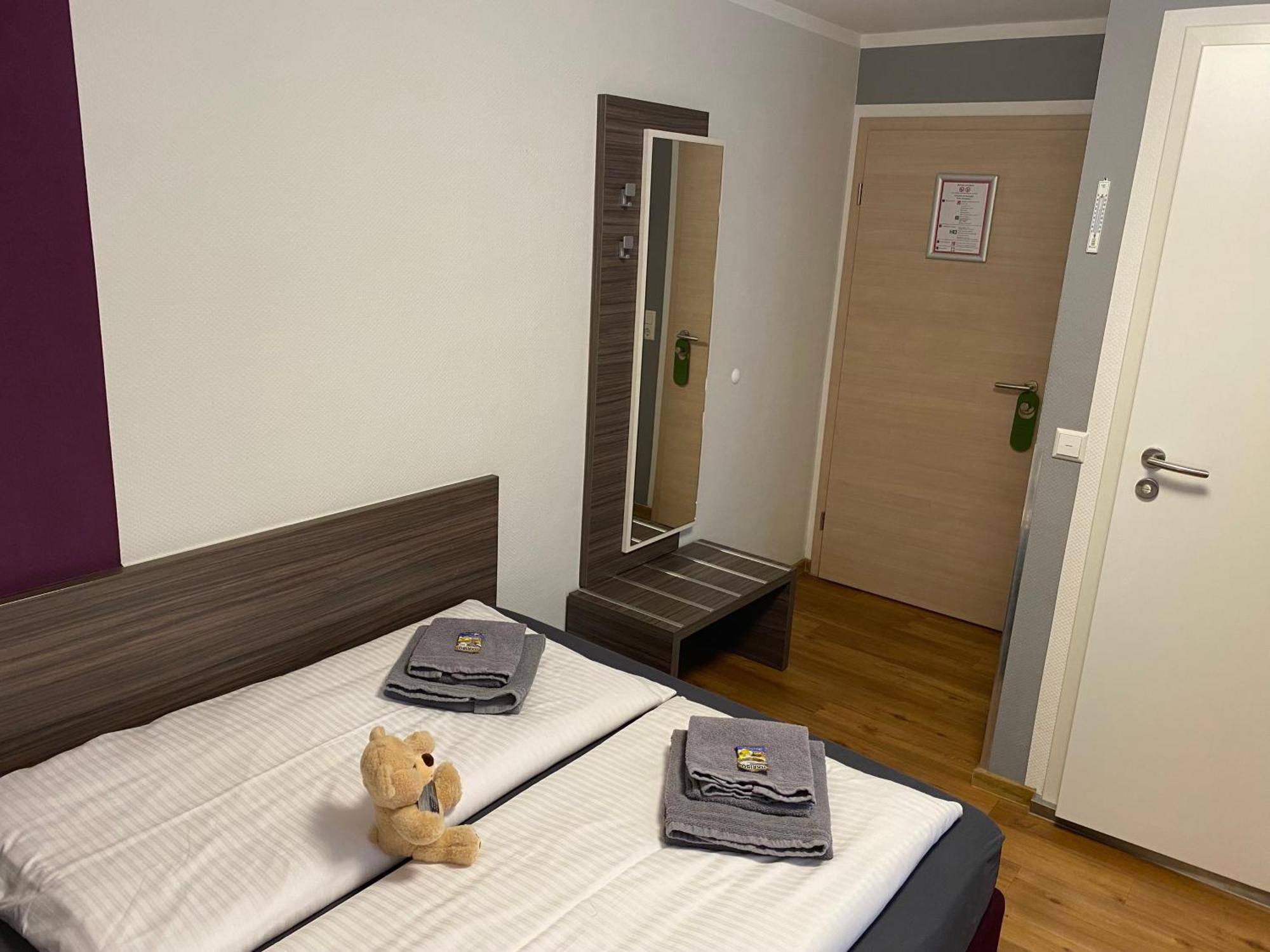 Small Double Room Without balcony Courtyard View,1615649316:JPEG