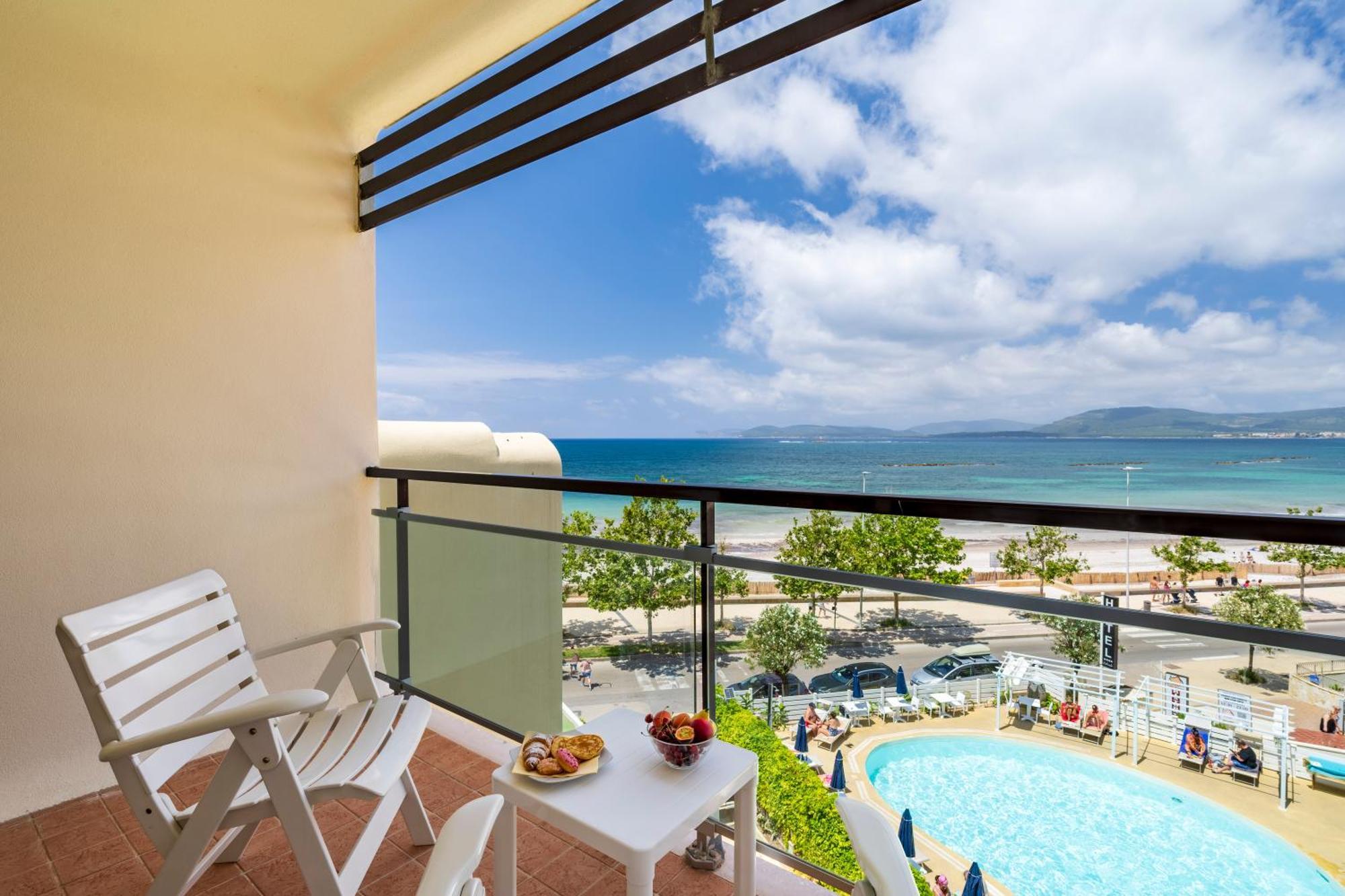 Double or Twin Room Partial Sea View