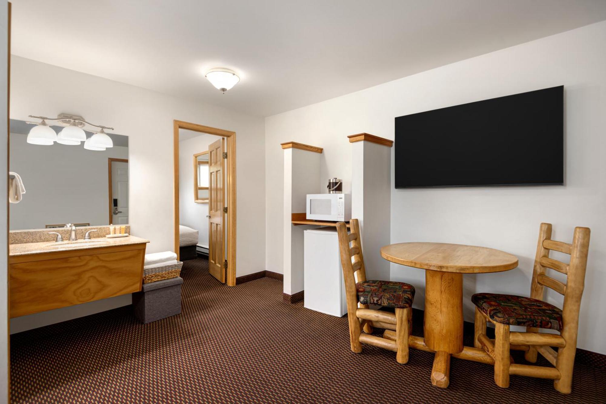 One-Bedroom Suite,1615659400:JPEG