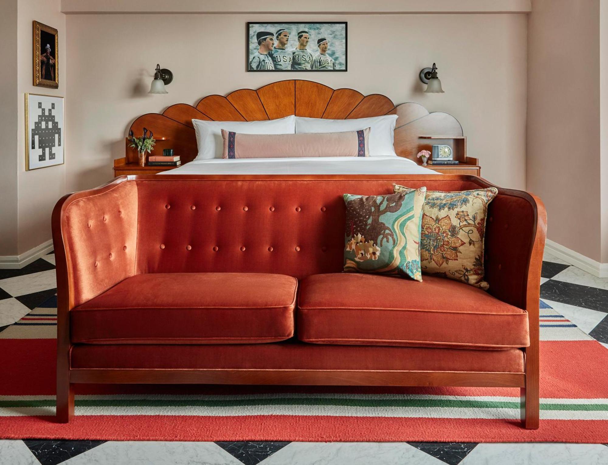Graduate King Room
