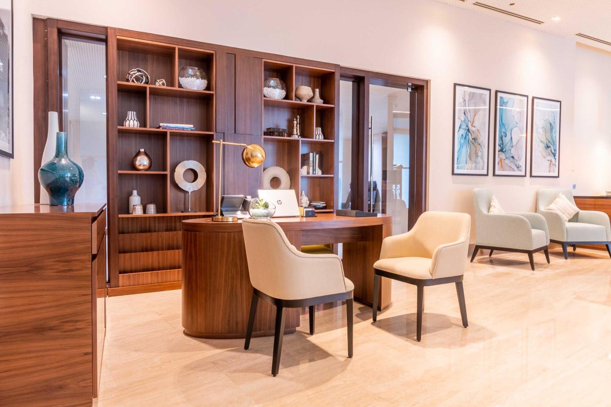 Club Room Lounge Access