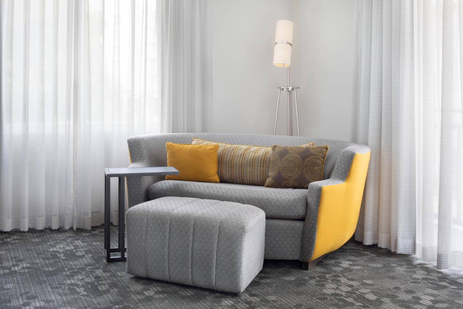 Room 1 King Bed Sofa Bed