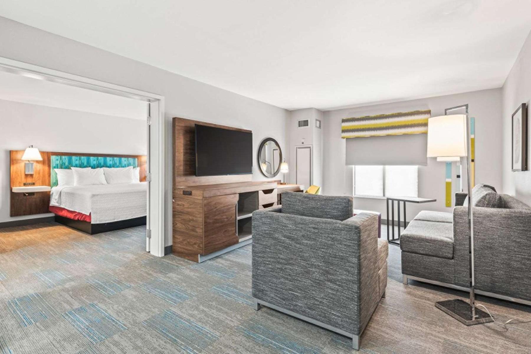 One-Bedroom King Suite Kitchen Non-Smoking