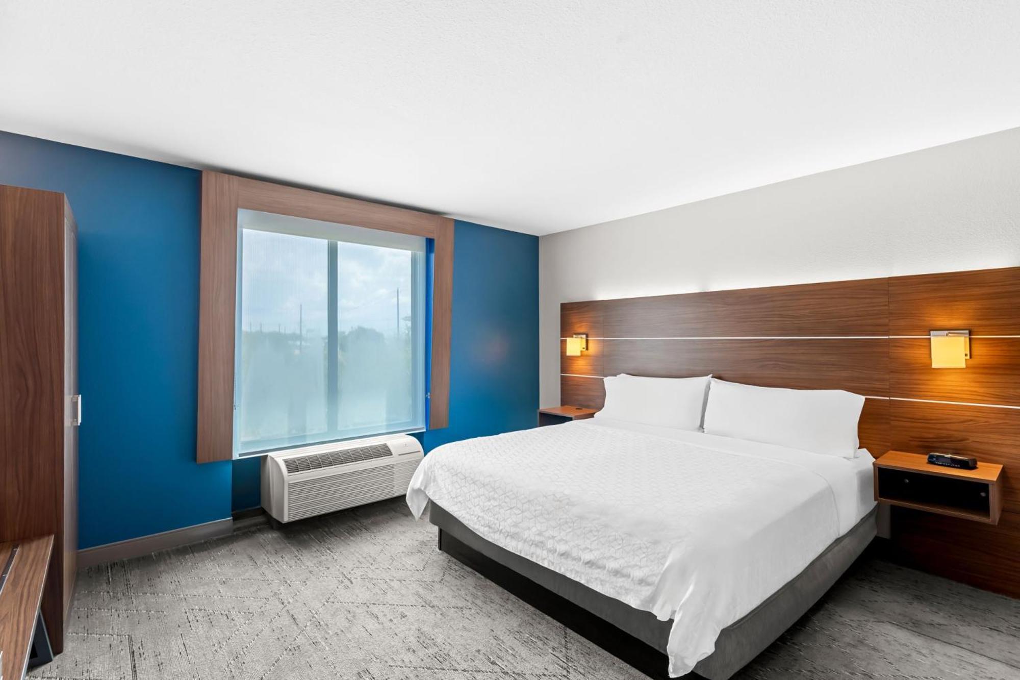 Standard King Room