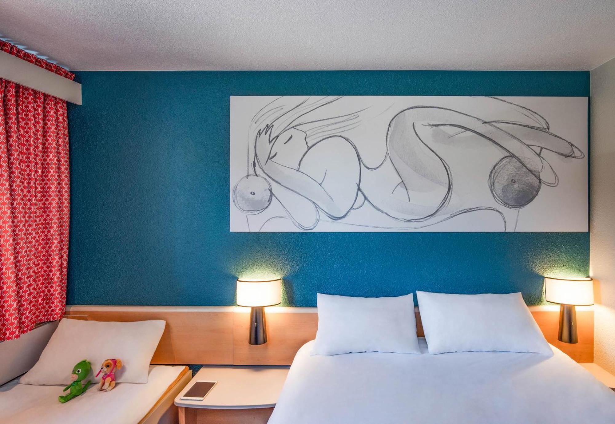 Triple Room,1636756839:JPEG