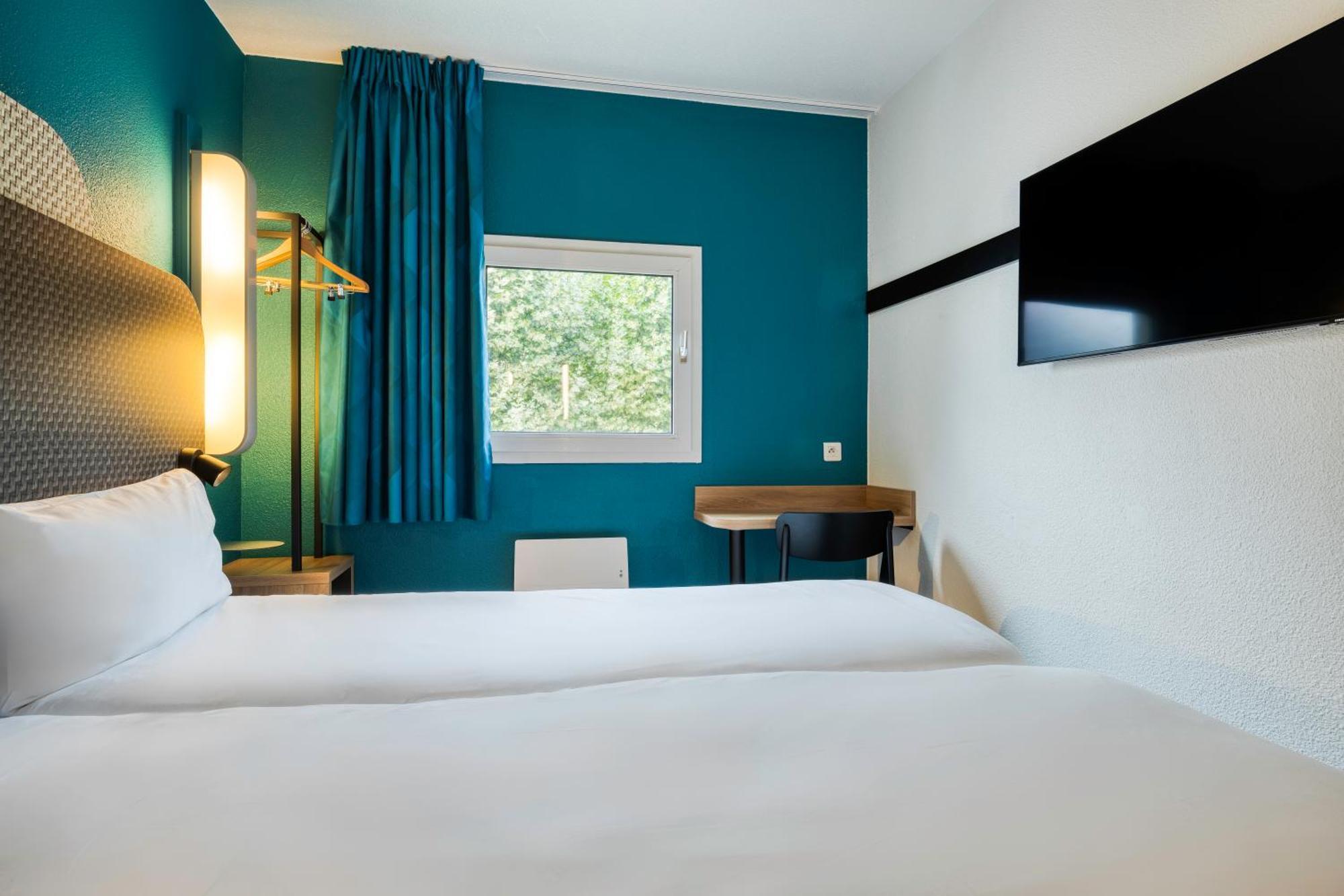 Twin Room,1616433899:JPEG