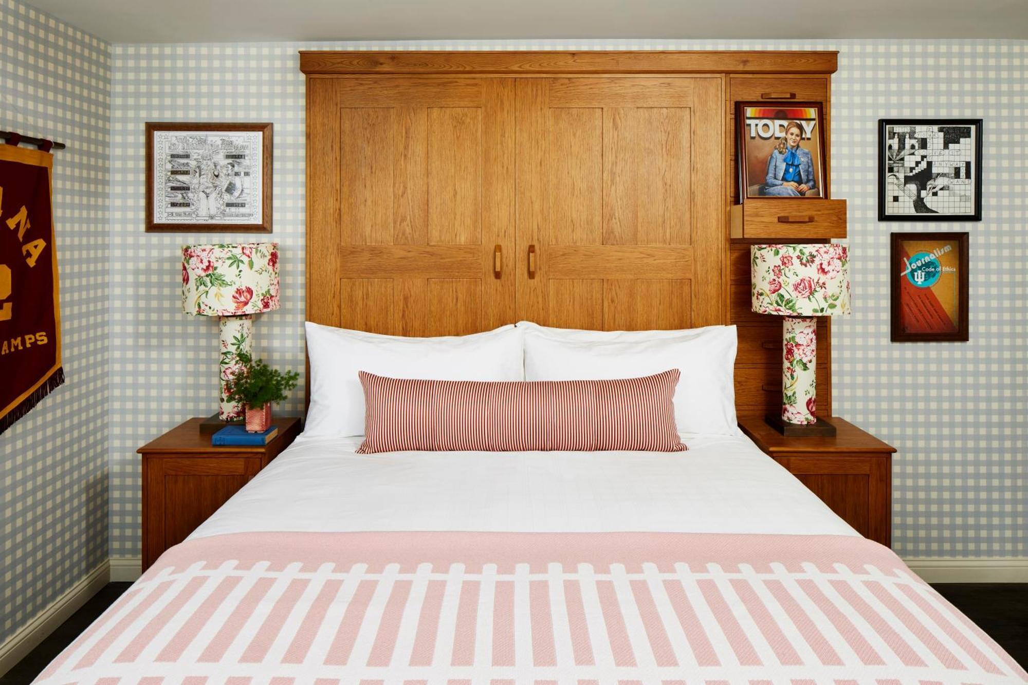 Graduate King Room