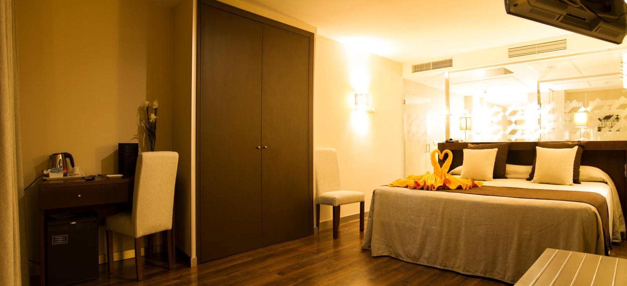 Premium Double with Terrace & Whirlpool,1616872132:JPEG
