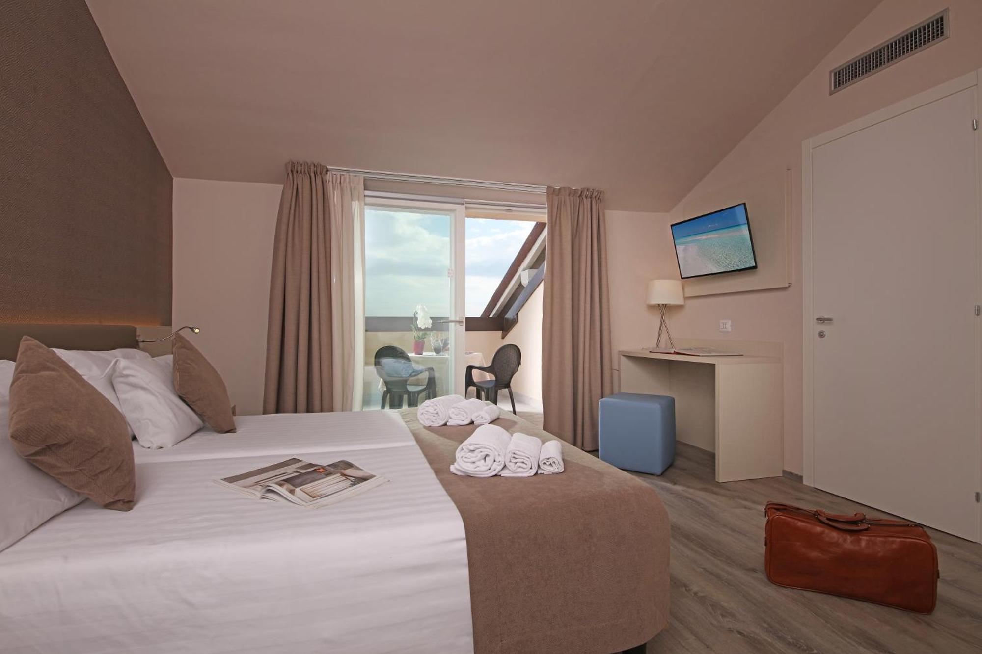 Superior Double Room,1616878907:JPEG
