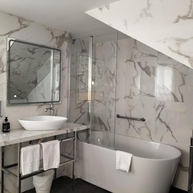 Double Room,1676742020:JPEG