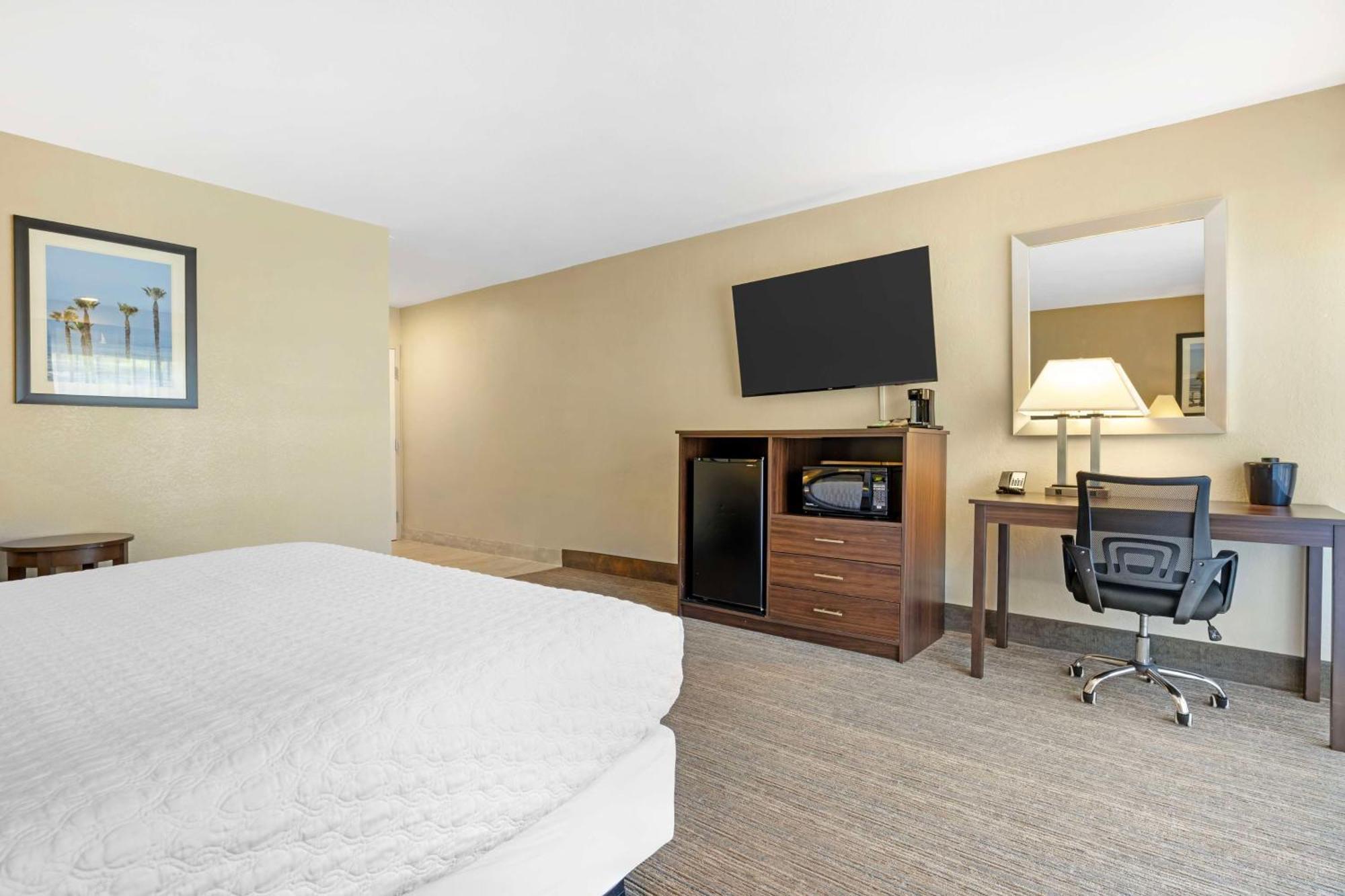 King Room with Bath Tub - Disability Access/Non-Smoking,1616883390:JPEG