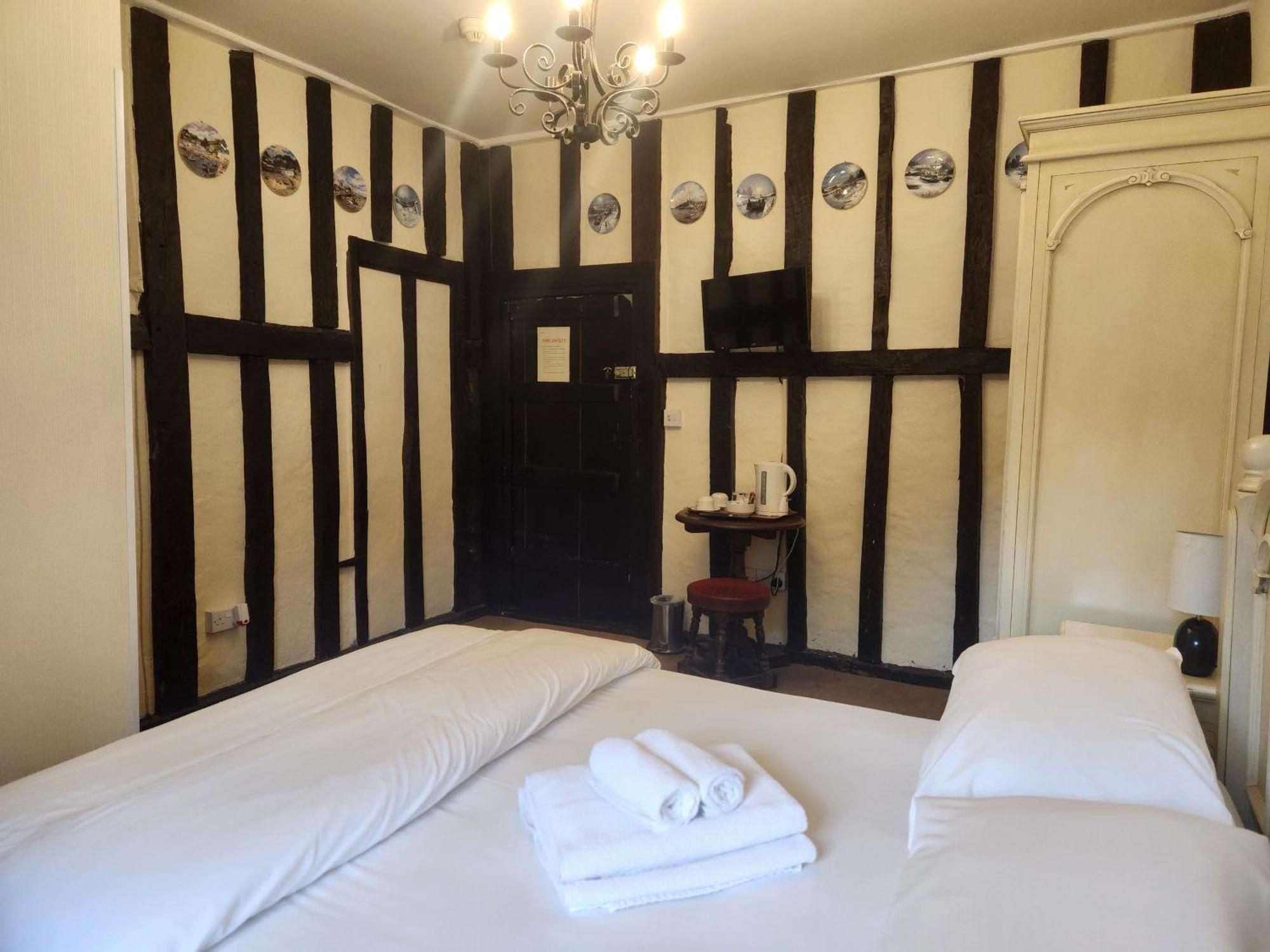 Double Room,1616889046:JPEG