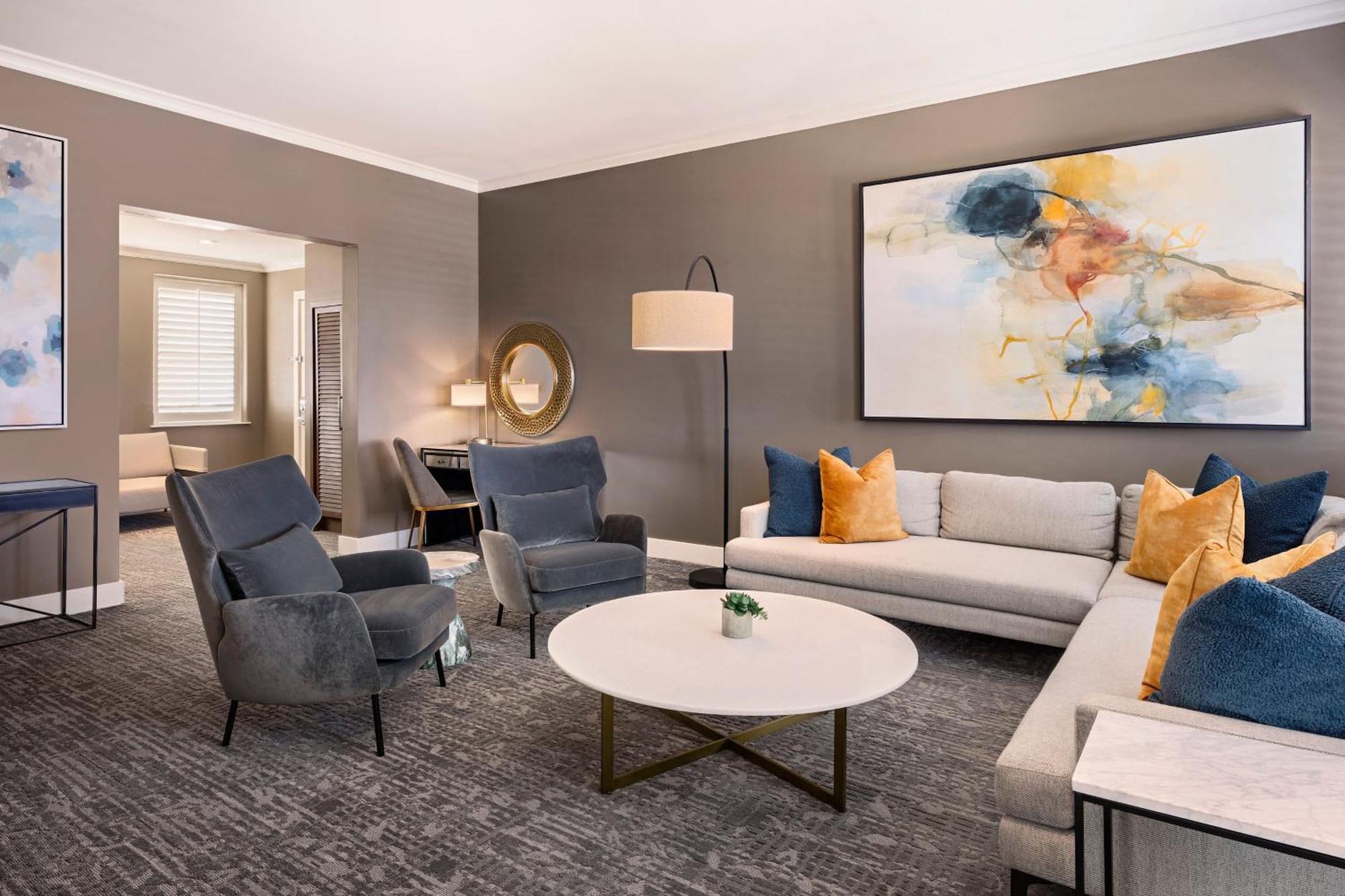Ambassador Suite Suite 1 King
