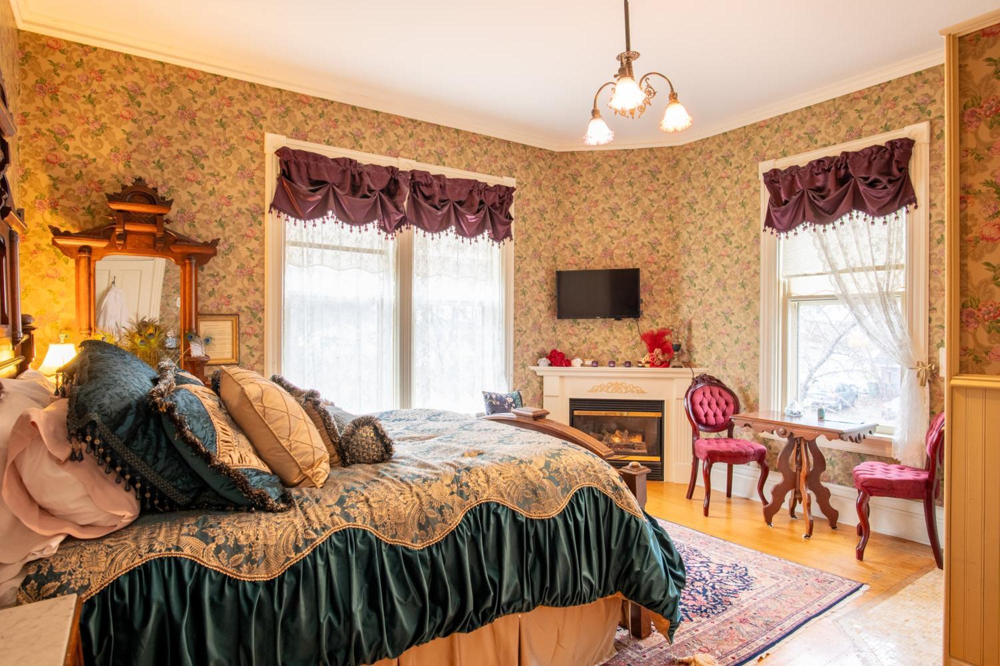 Queen Suite