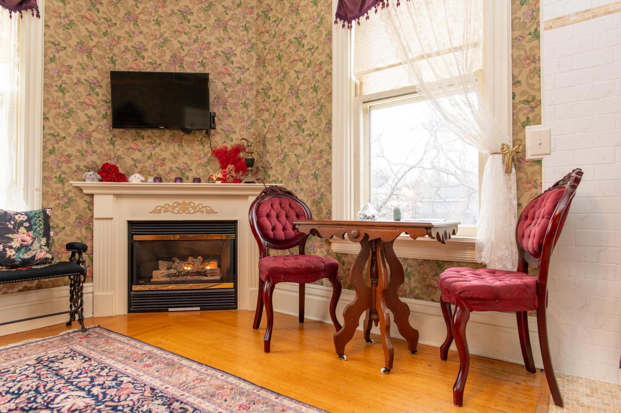 Queen Suite