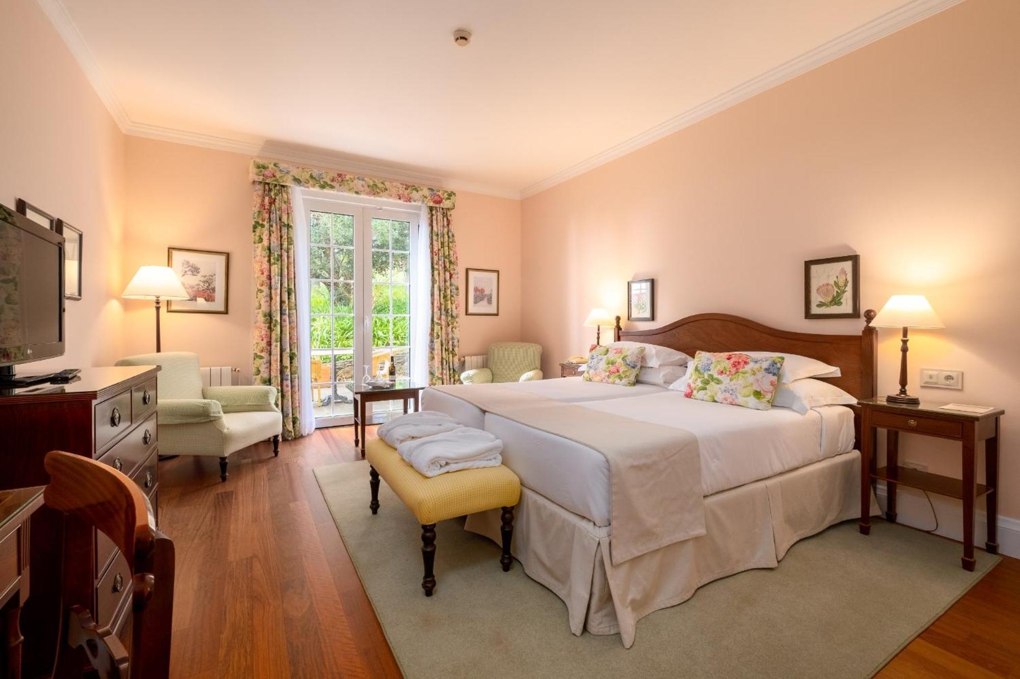 Double or Twin Room Golf Wing