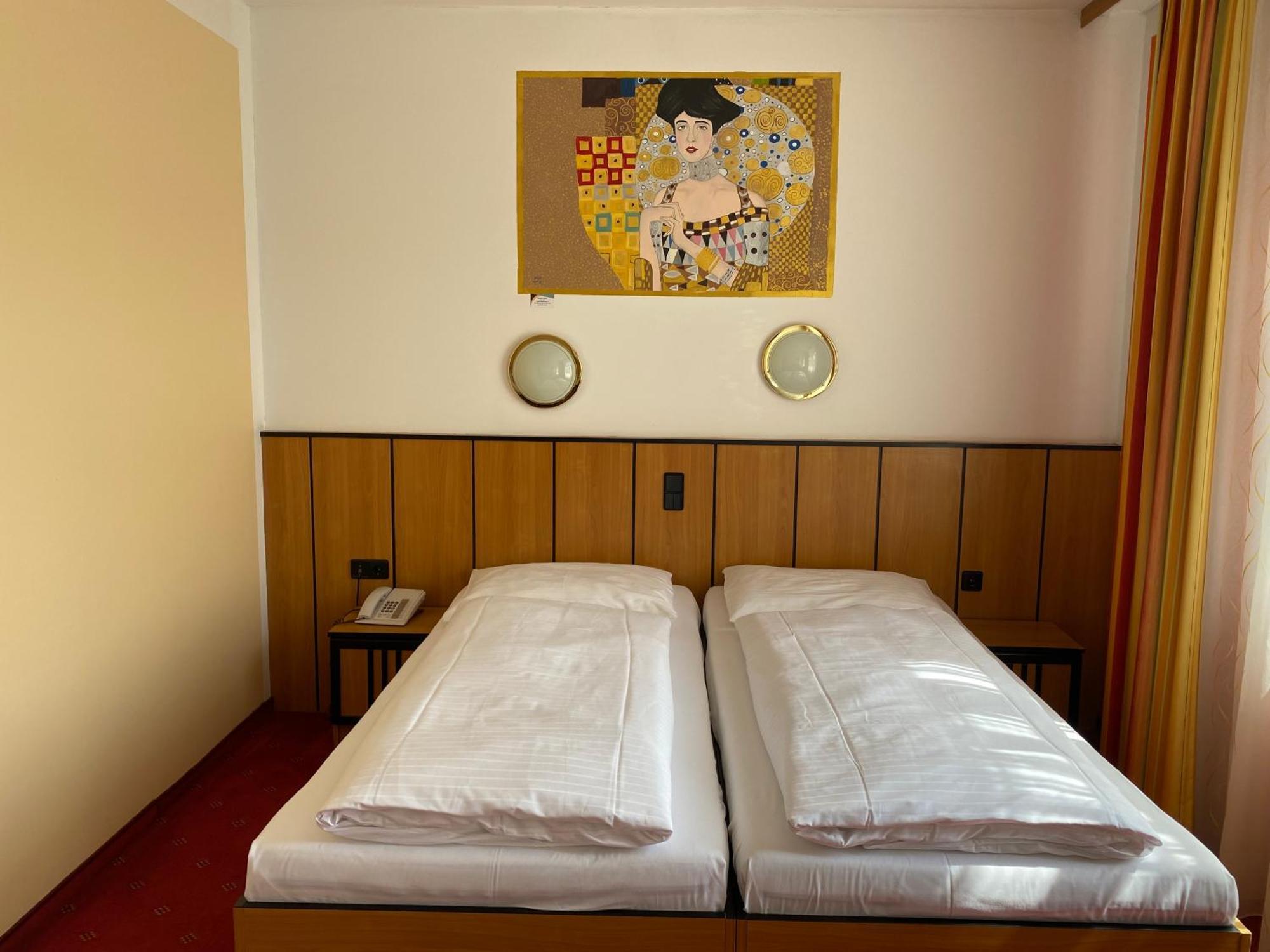 Double Room Art