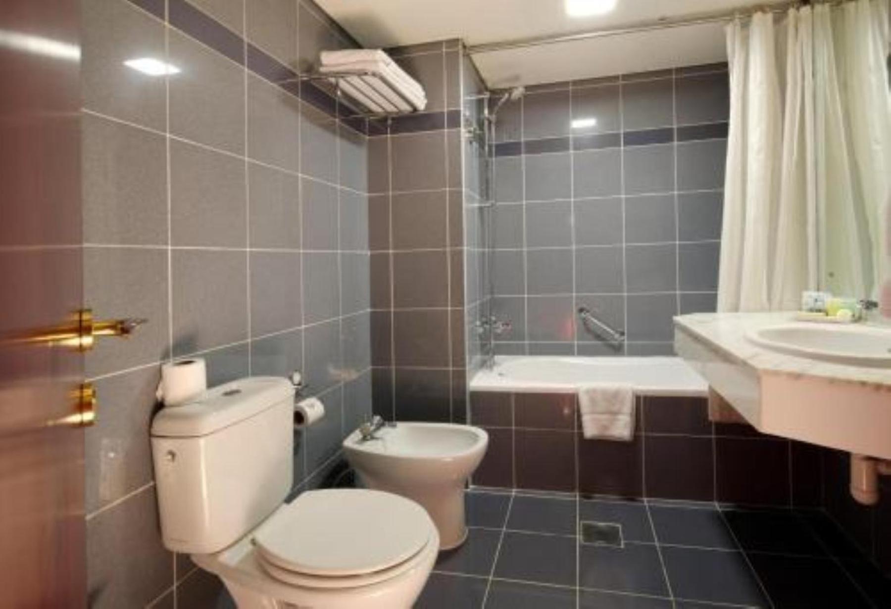 Twin Room,1277055340:JPEG