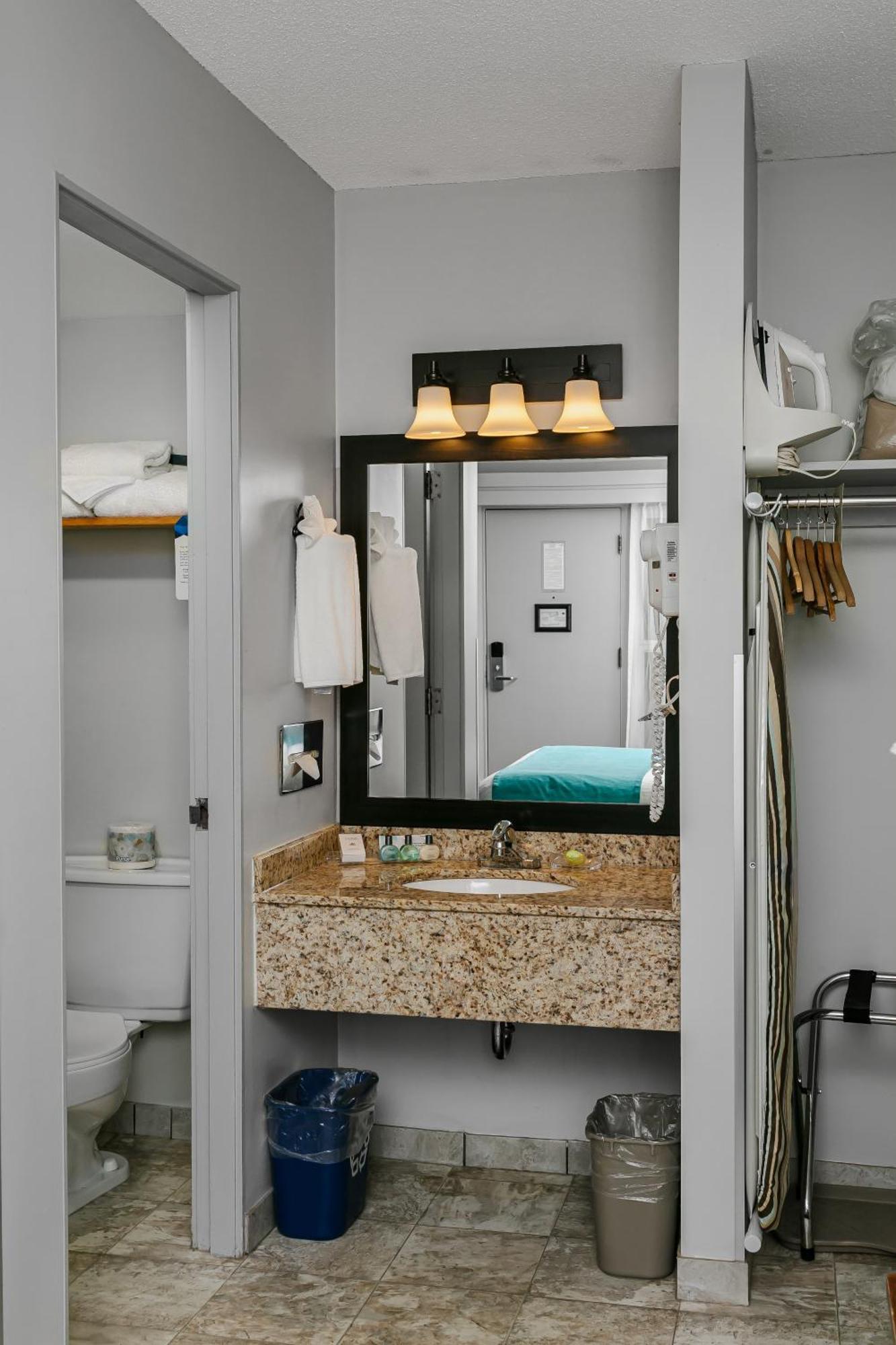Standard Room Queen Bed