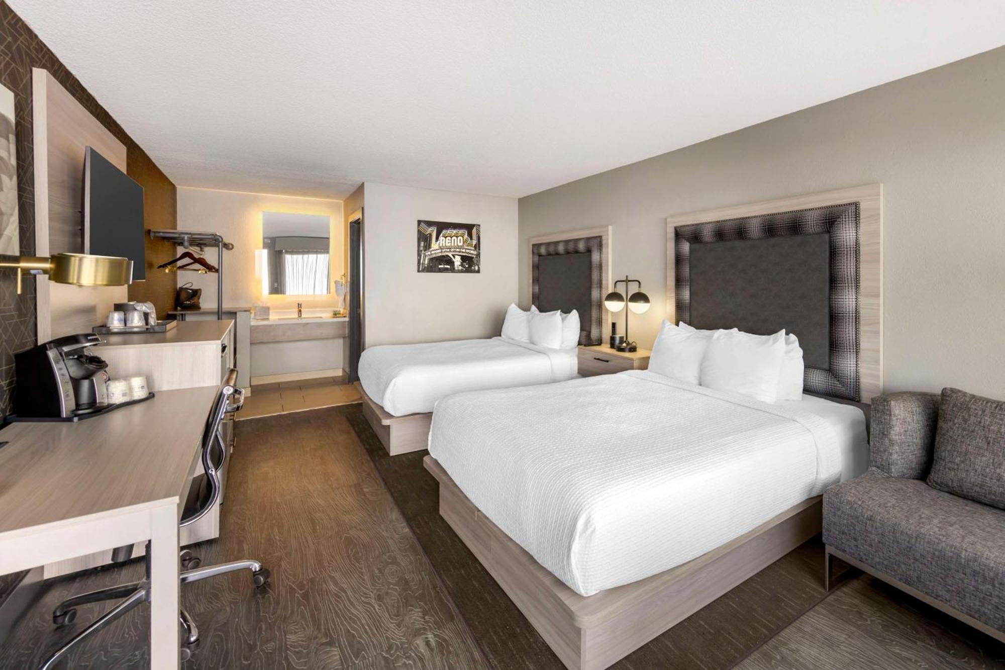 Queen Room Two Queen Beds Non-Smoking or Pet-Friendly