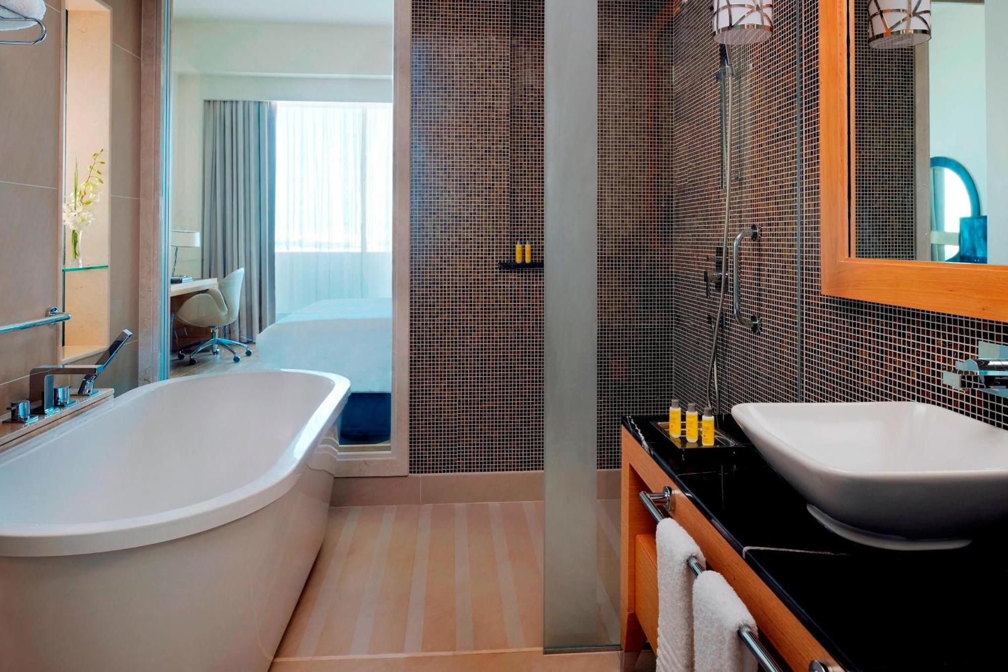 Executive Double Room 2 Queen Beds – Lounge Access,1629910782:JPEG