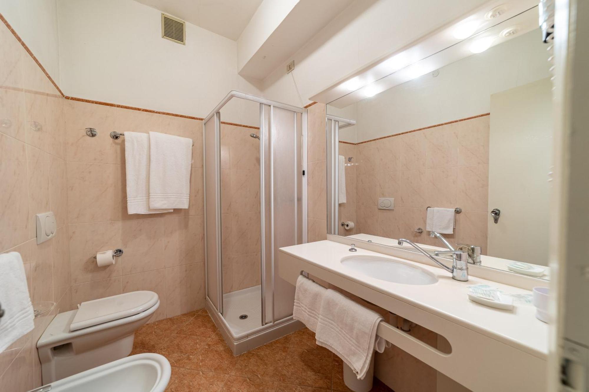 Superior Twin or Double Room,1617479333:JPEG