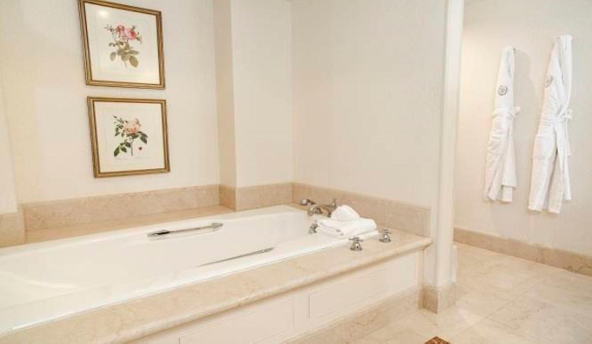 Deluxe Suite,1617485005:JPEG