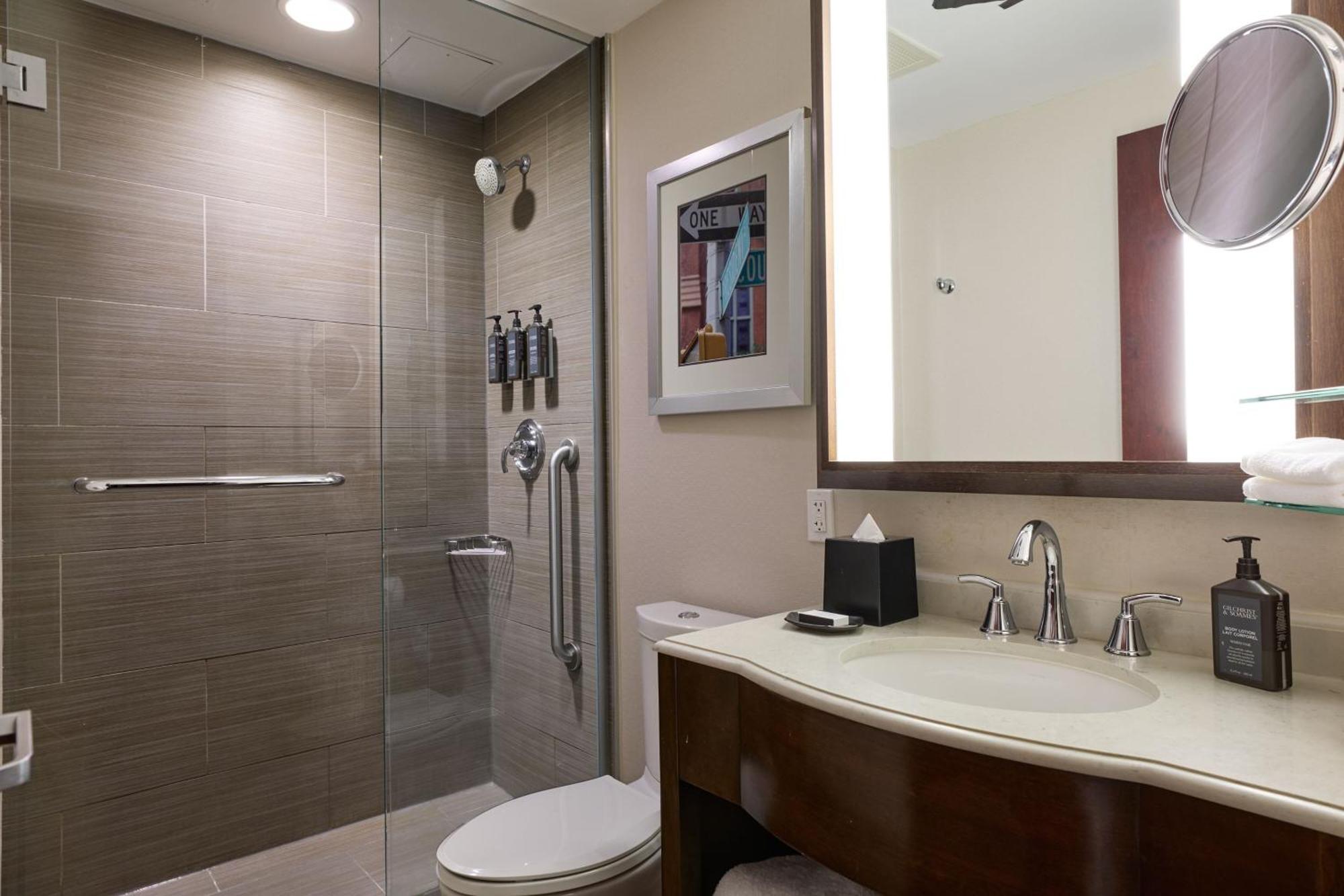 Guest Room 1 King