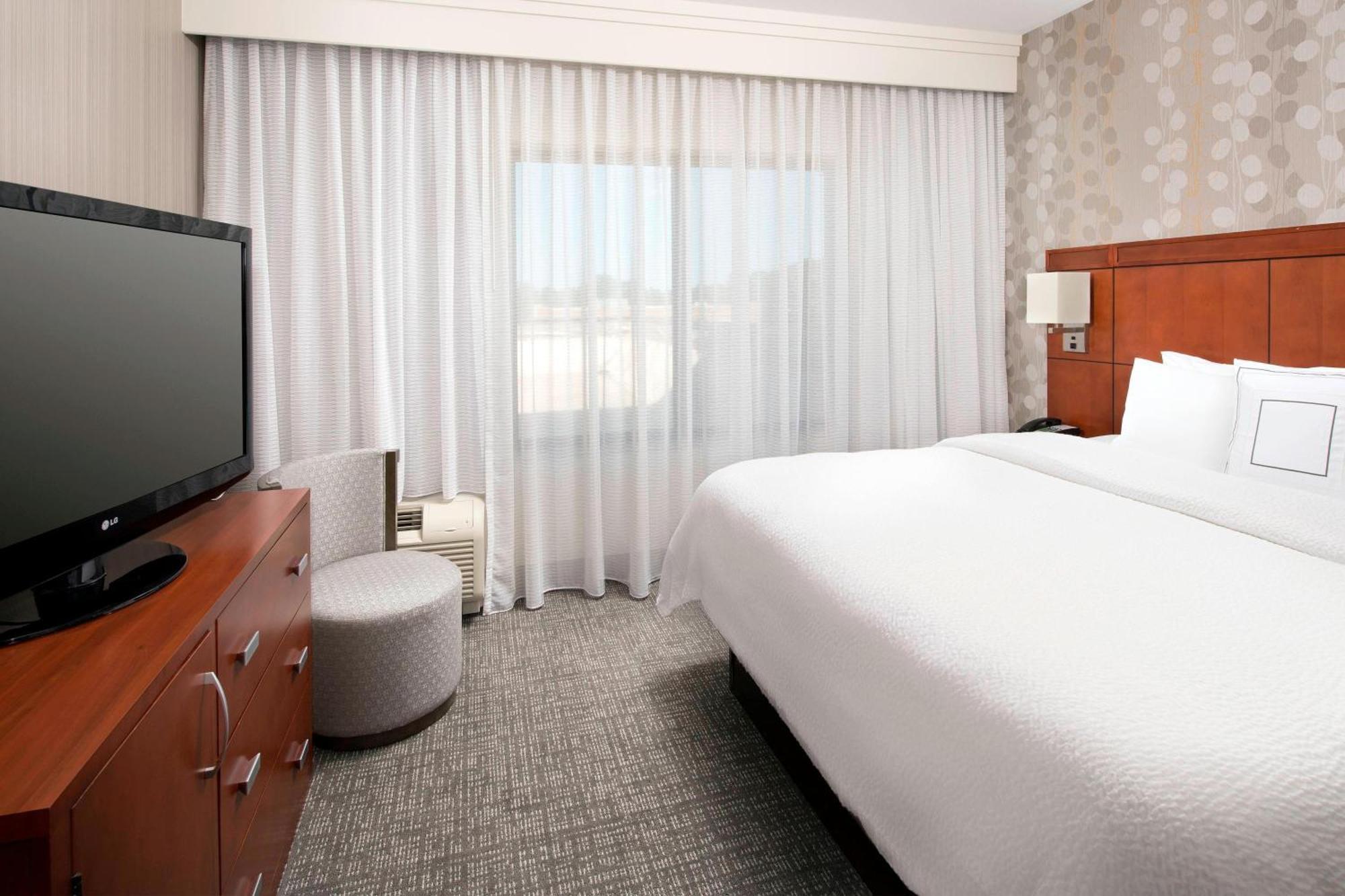 Guest Room 1 King,1623655409:JPEG