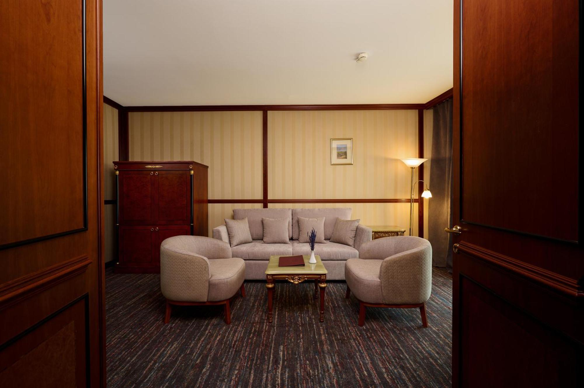 One-Bedroom Suite,1617844529:JPEG