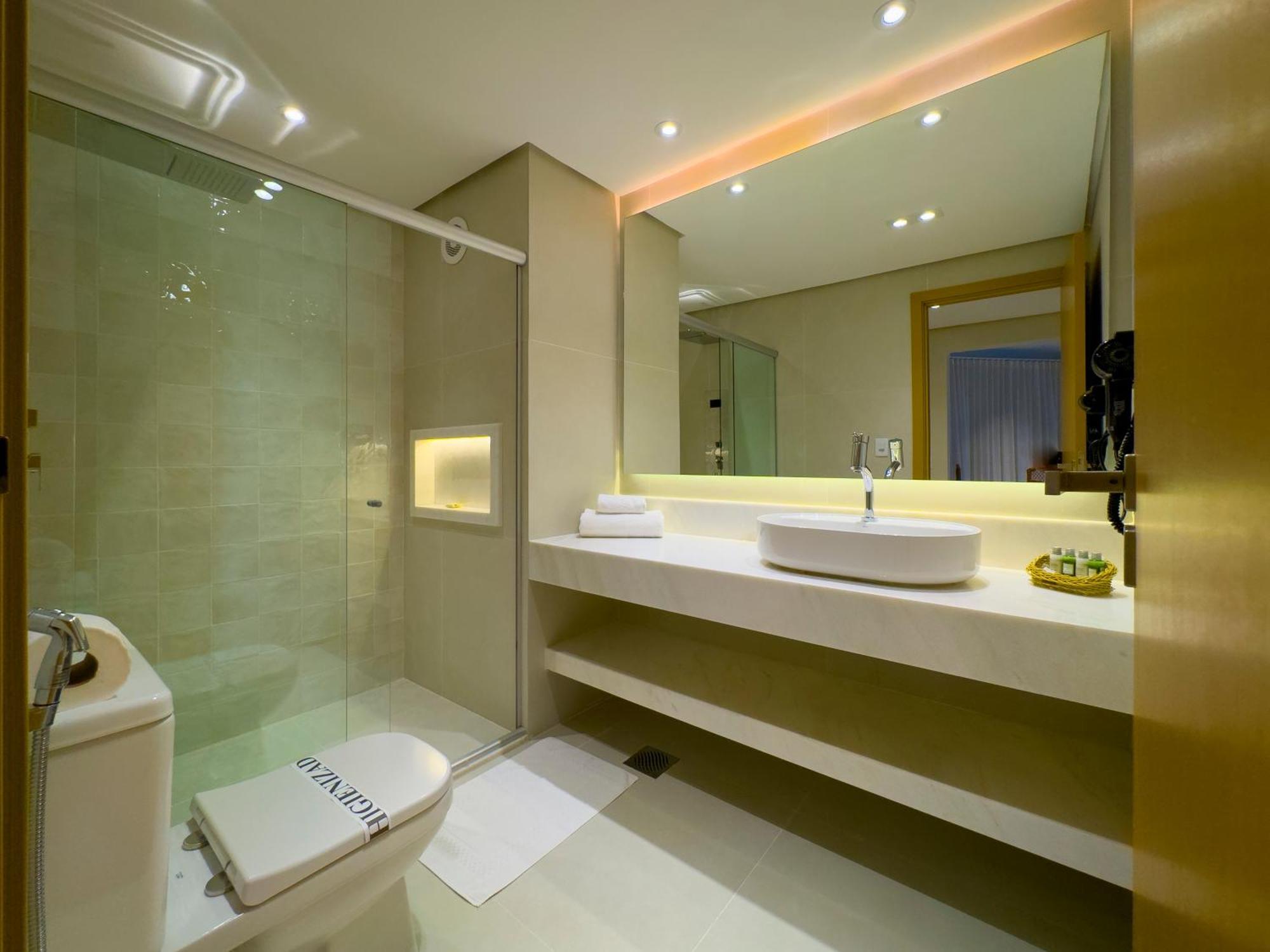 Suite Bath Tub Balcony