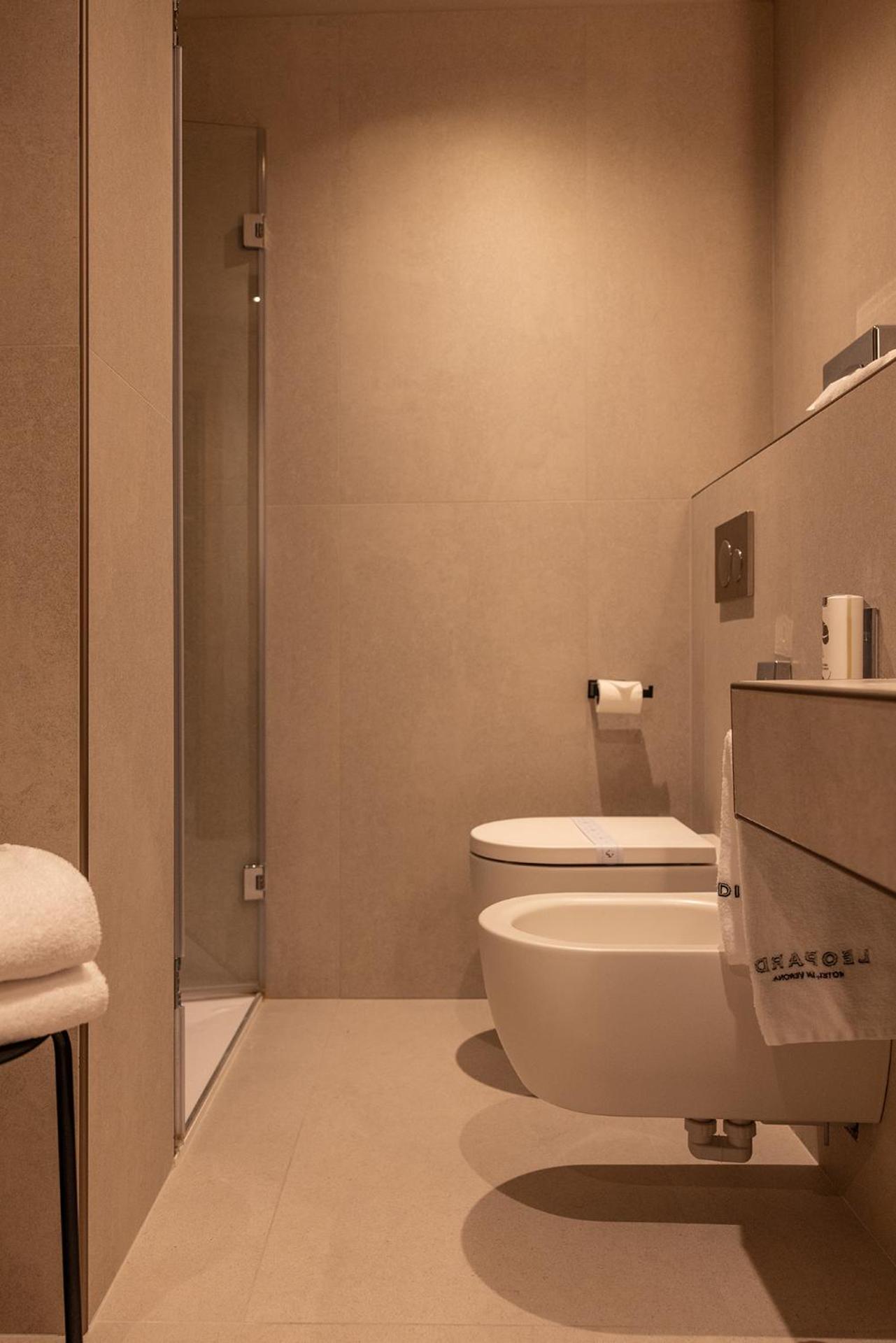 Junior Suite Shower