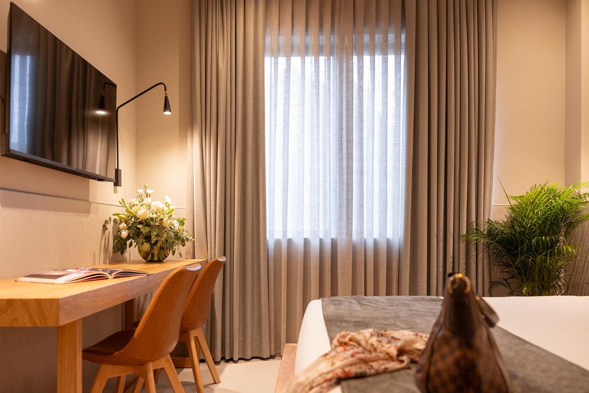 Junior Suite Shower
