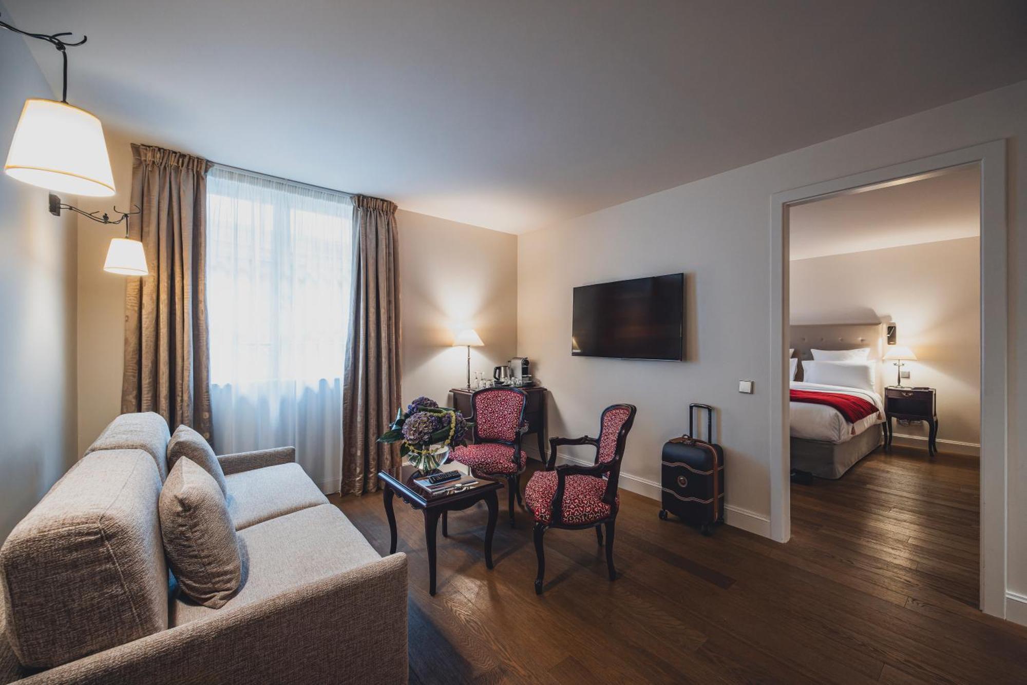 Signature Room,1742670940:JPEG