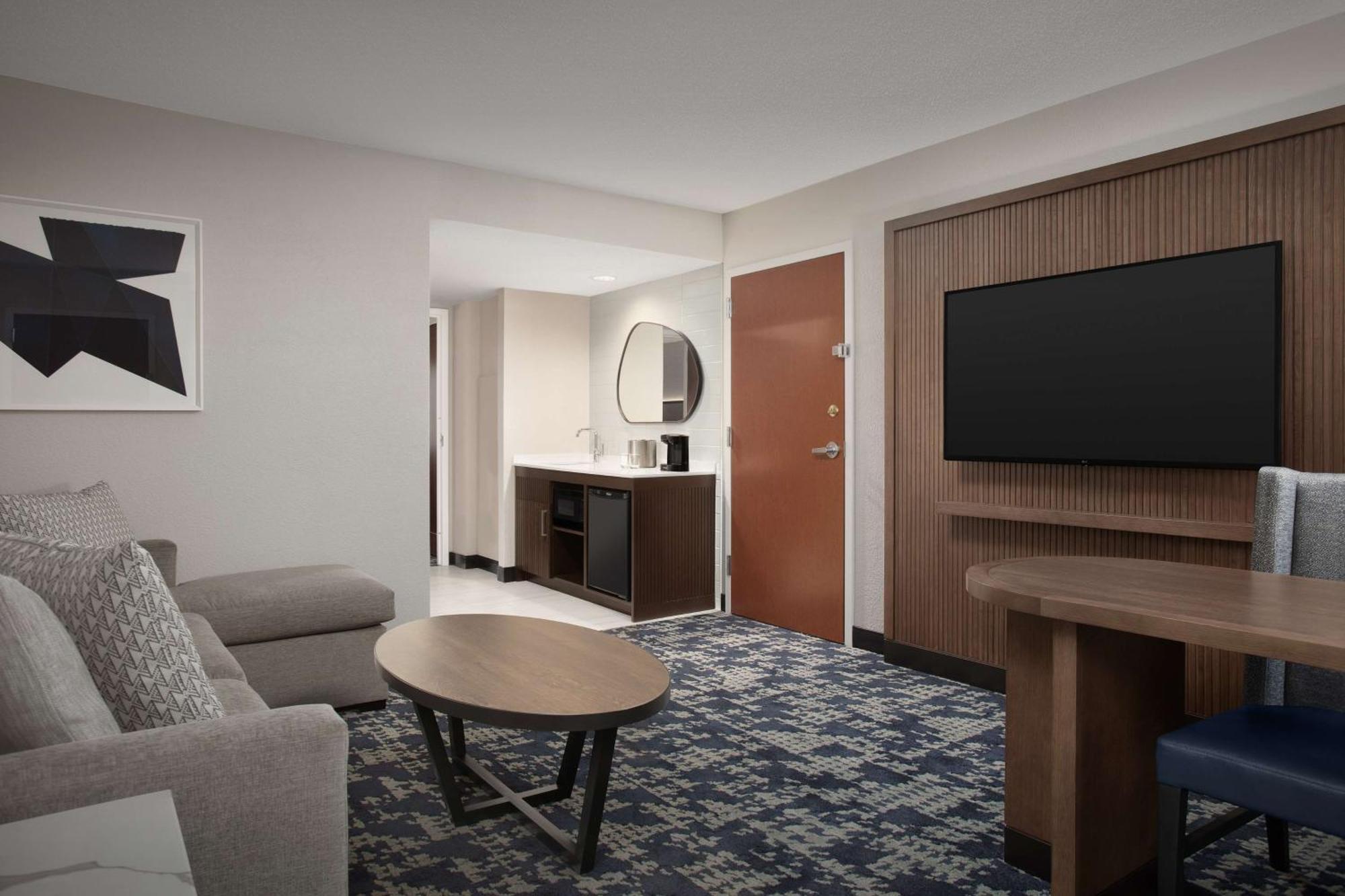 Suite Two Double Beds Non-Smoking