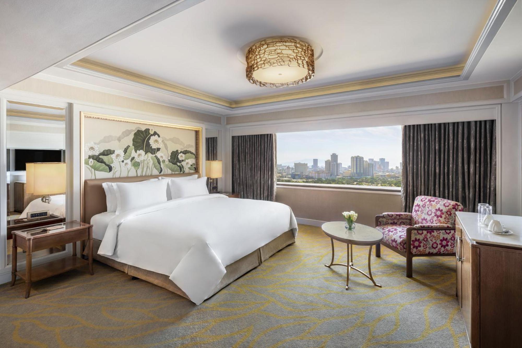 Deluxe King Suite
