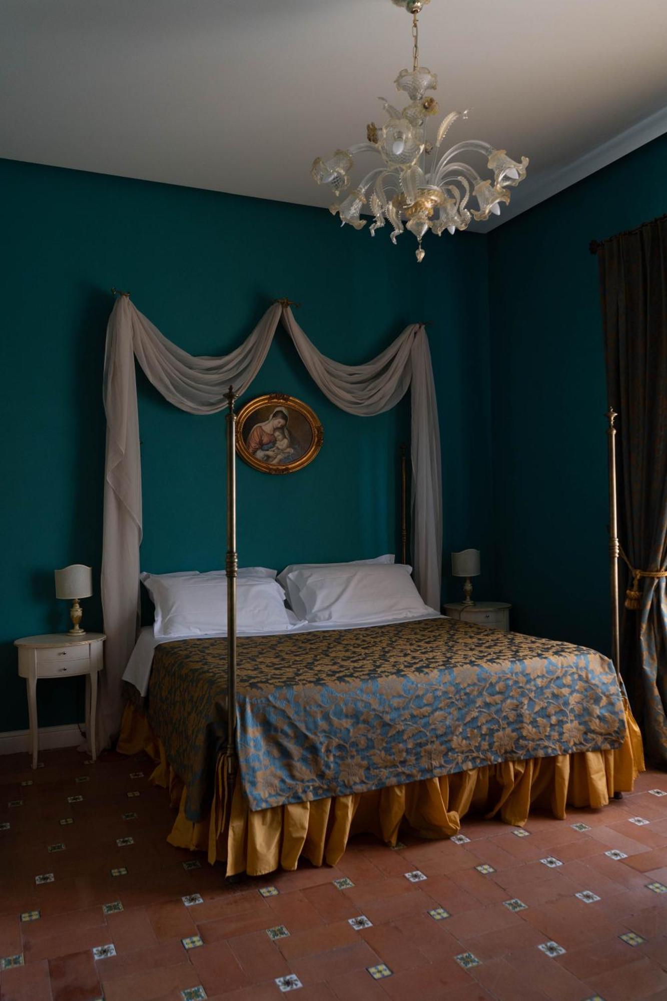 Queen Room,1618274596:JPEG
