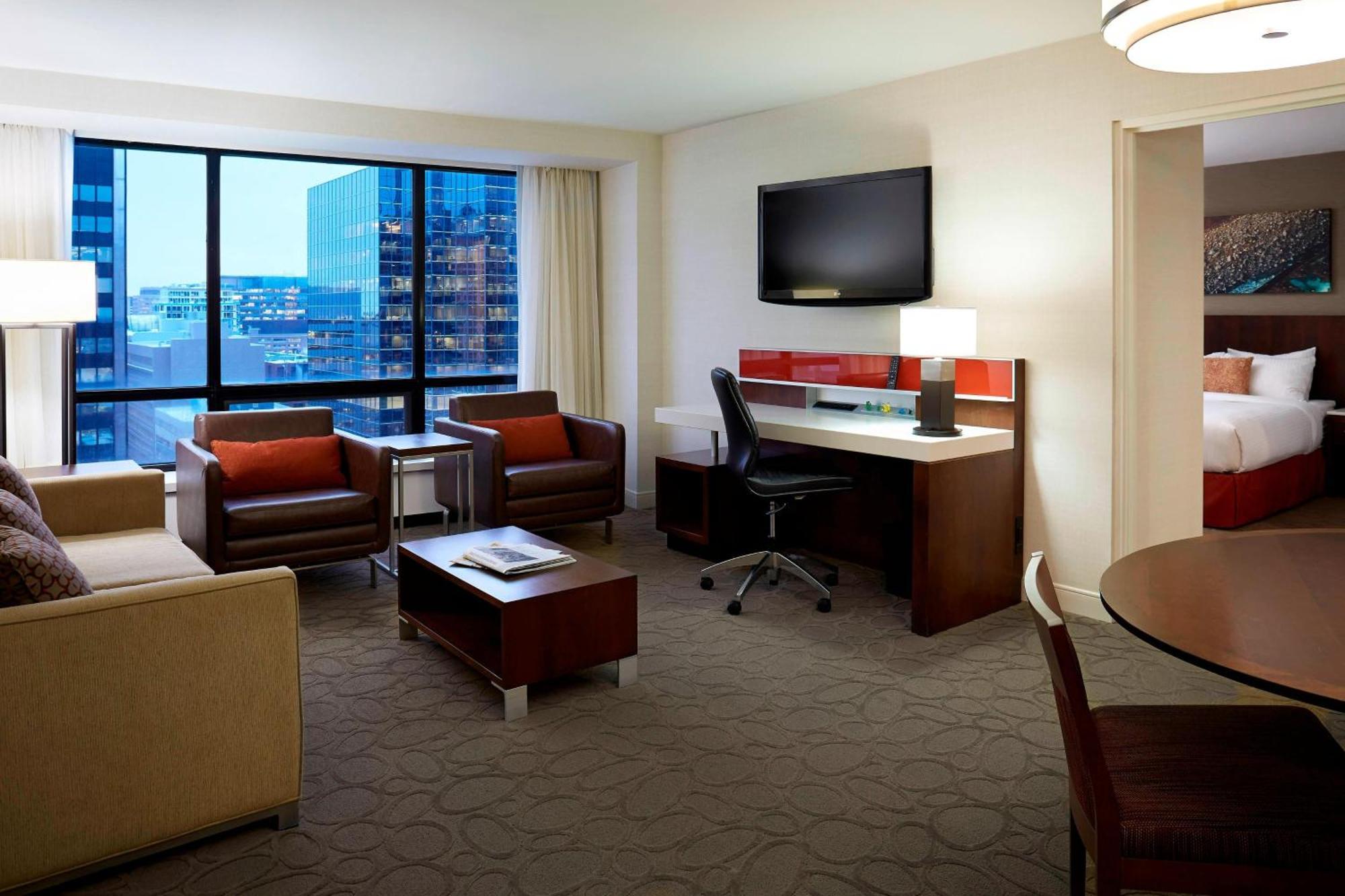 Deluxe One-Bedroom Suite