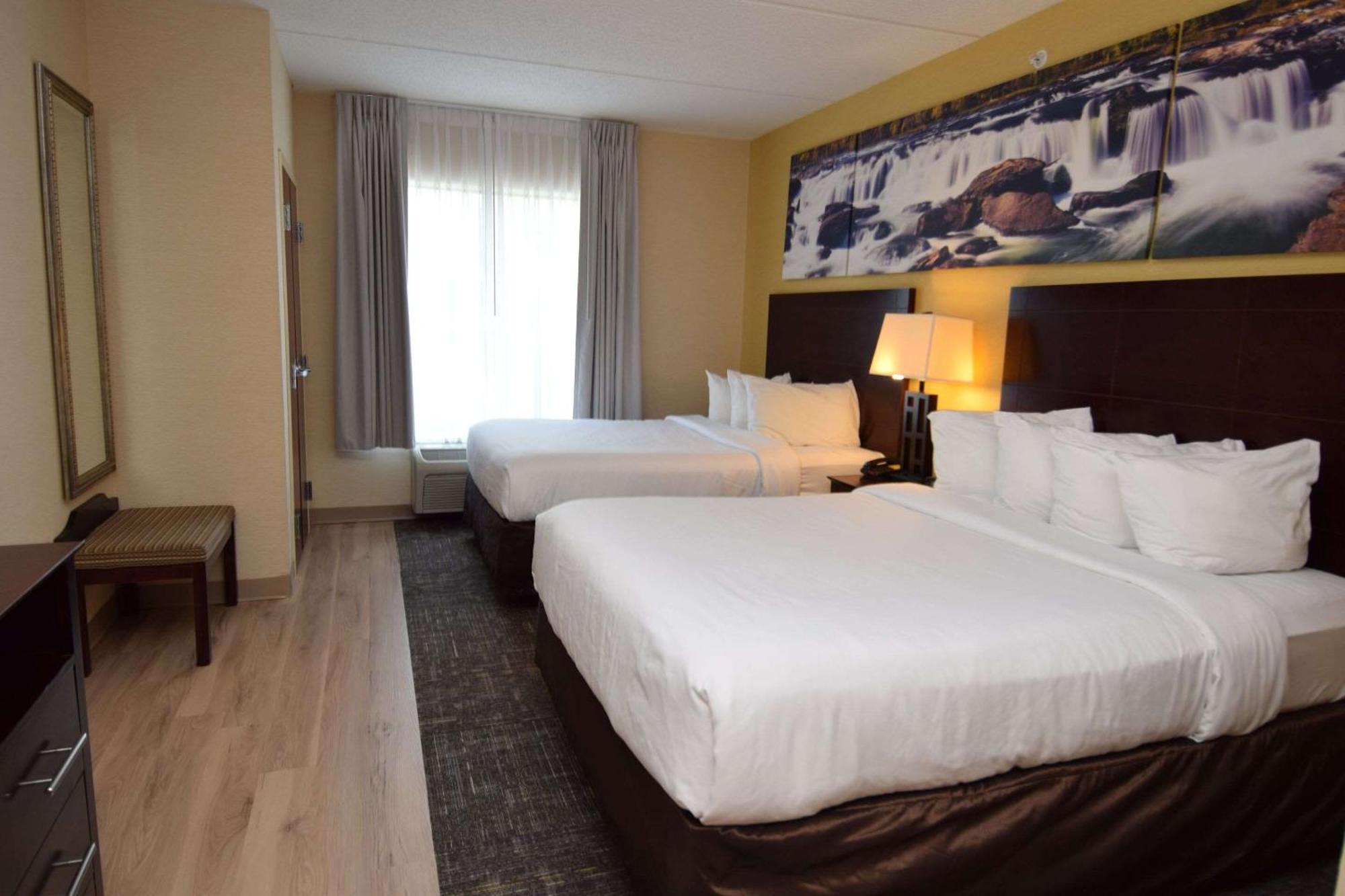 Queen Suite with Two Queen Beds - Non-Smoking