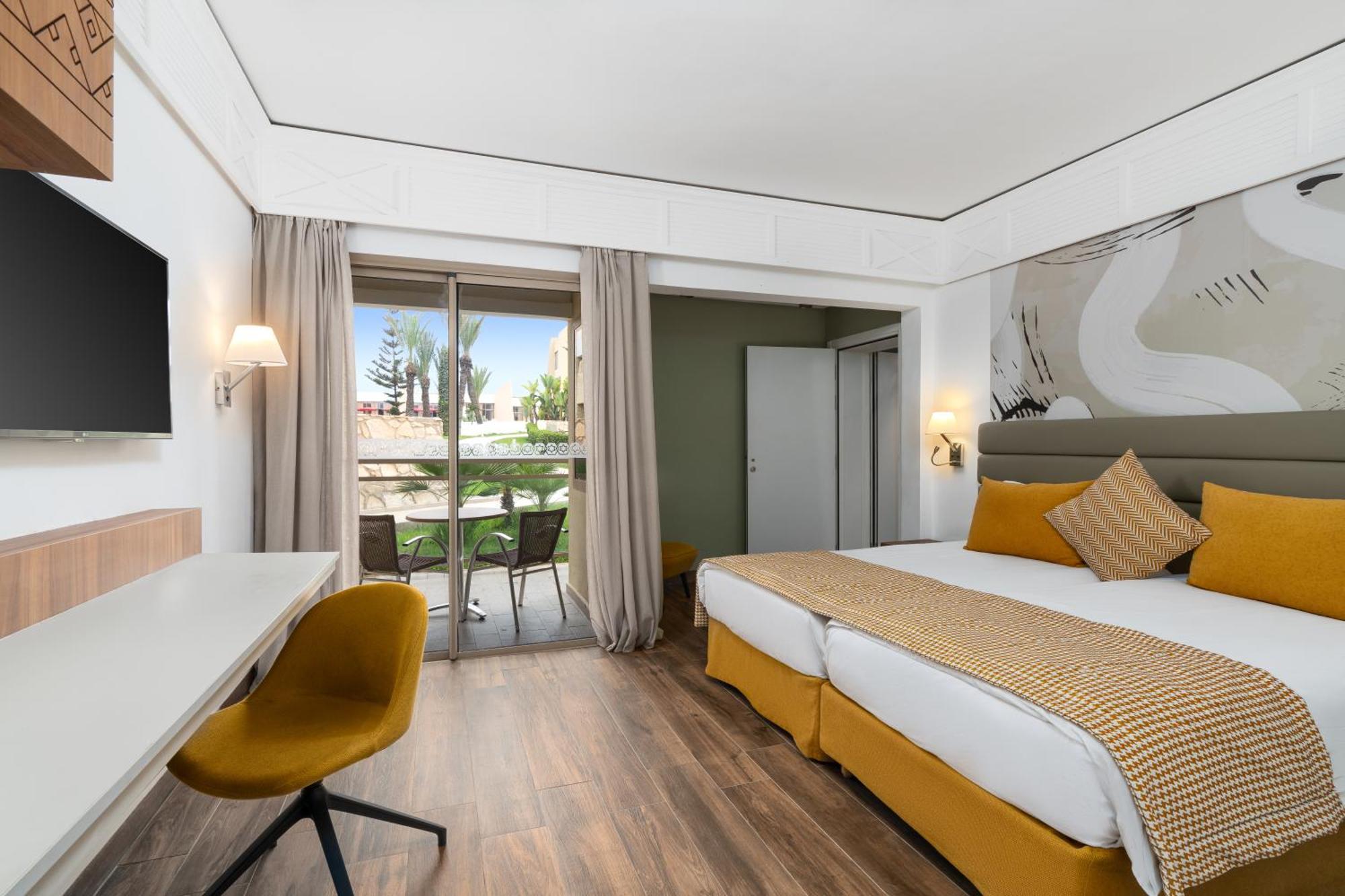 Family offer (2 adjoining rooms)