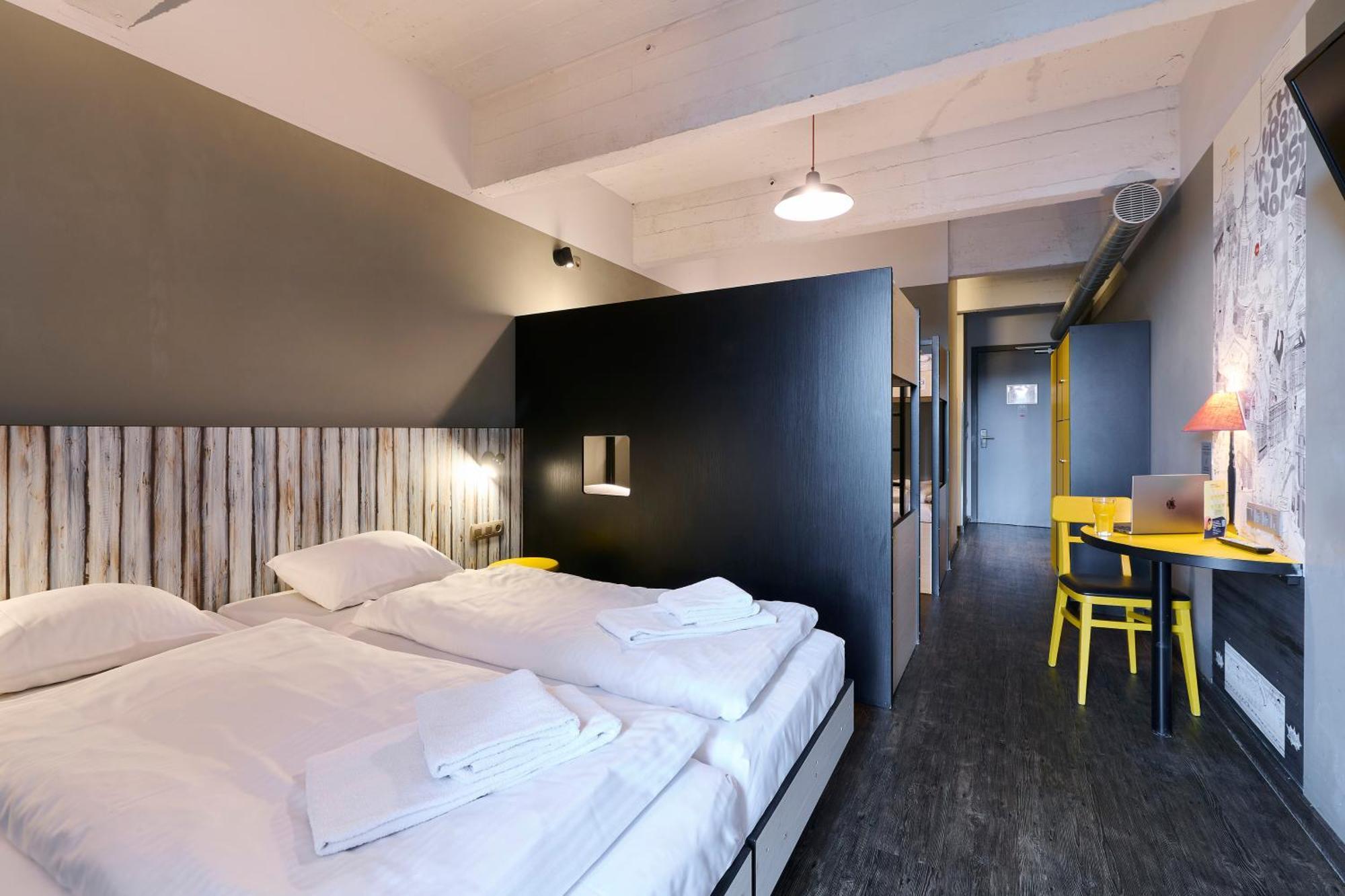 5-Bed Room